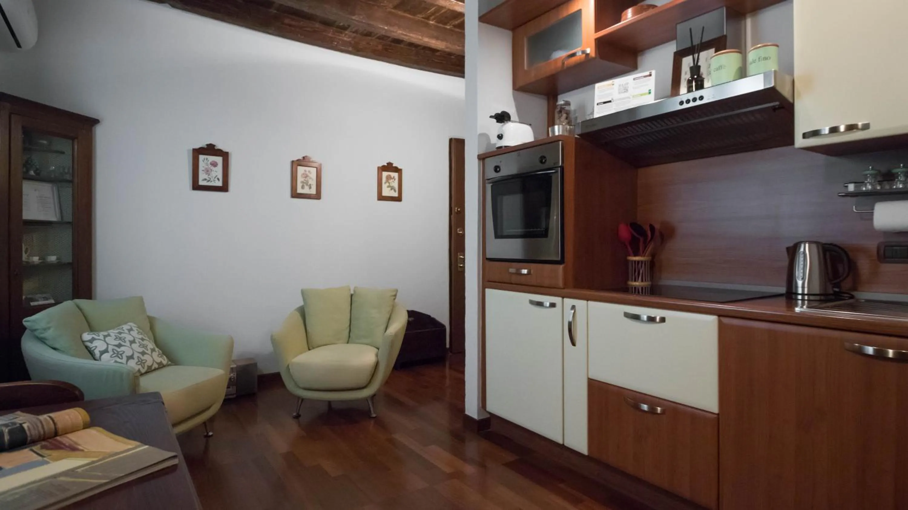 Kitchen or kitchenette in Italianway Easy - San Calocero 29