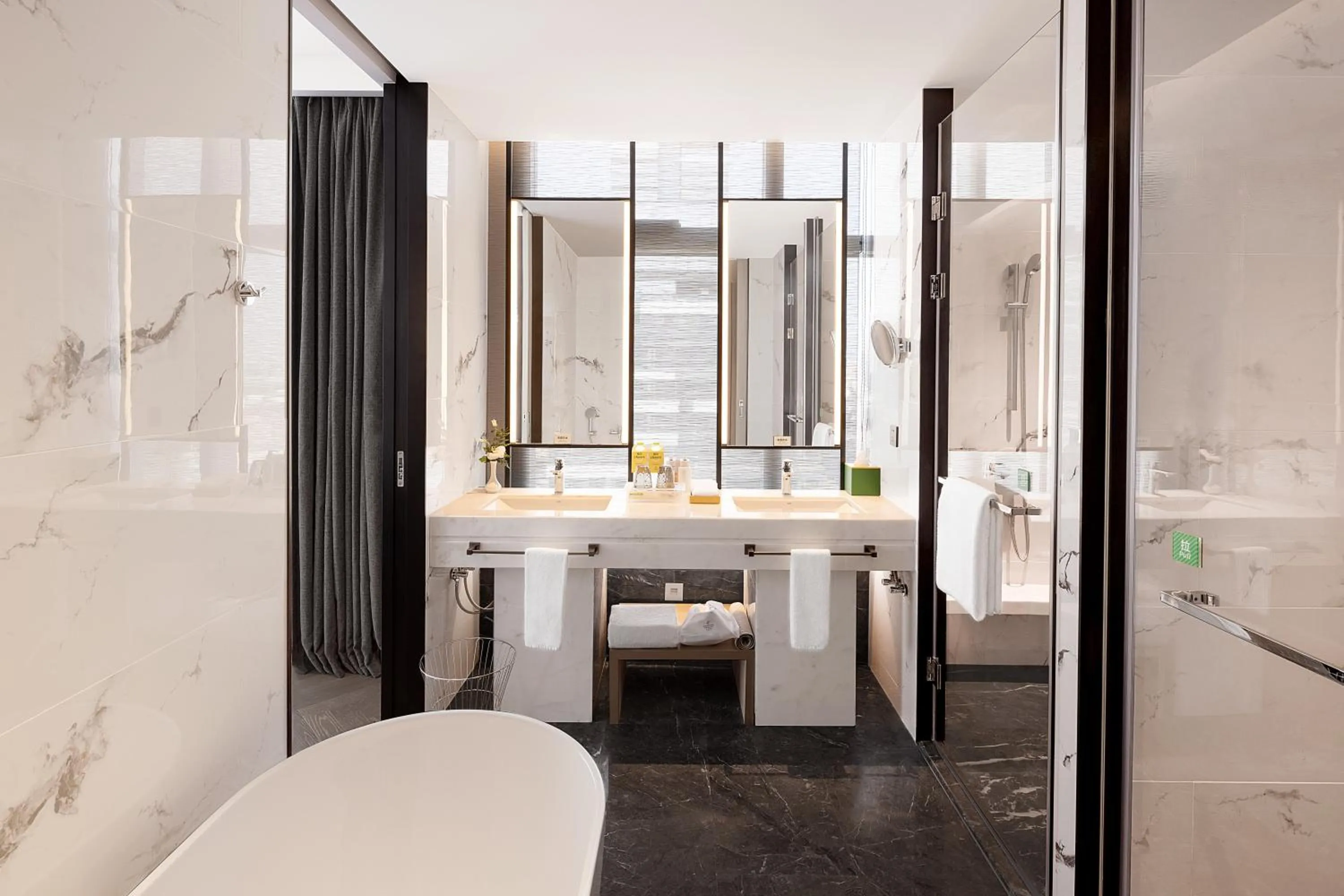 Toilet in Holiday Inn & Suites Qingdao Jinshui by IHG