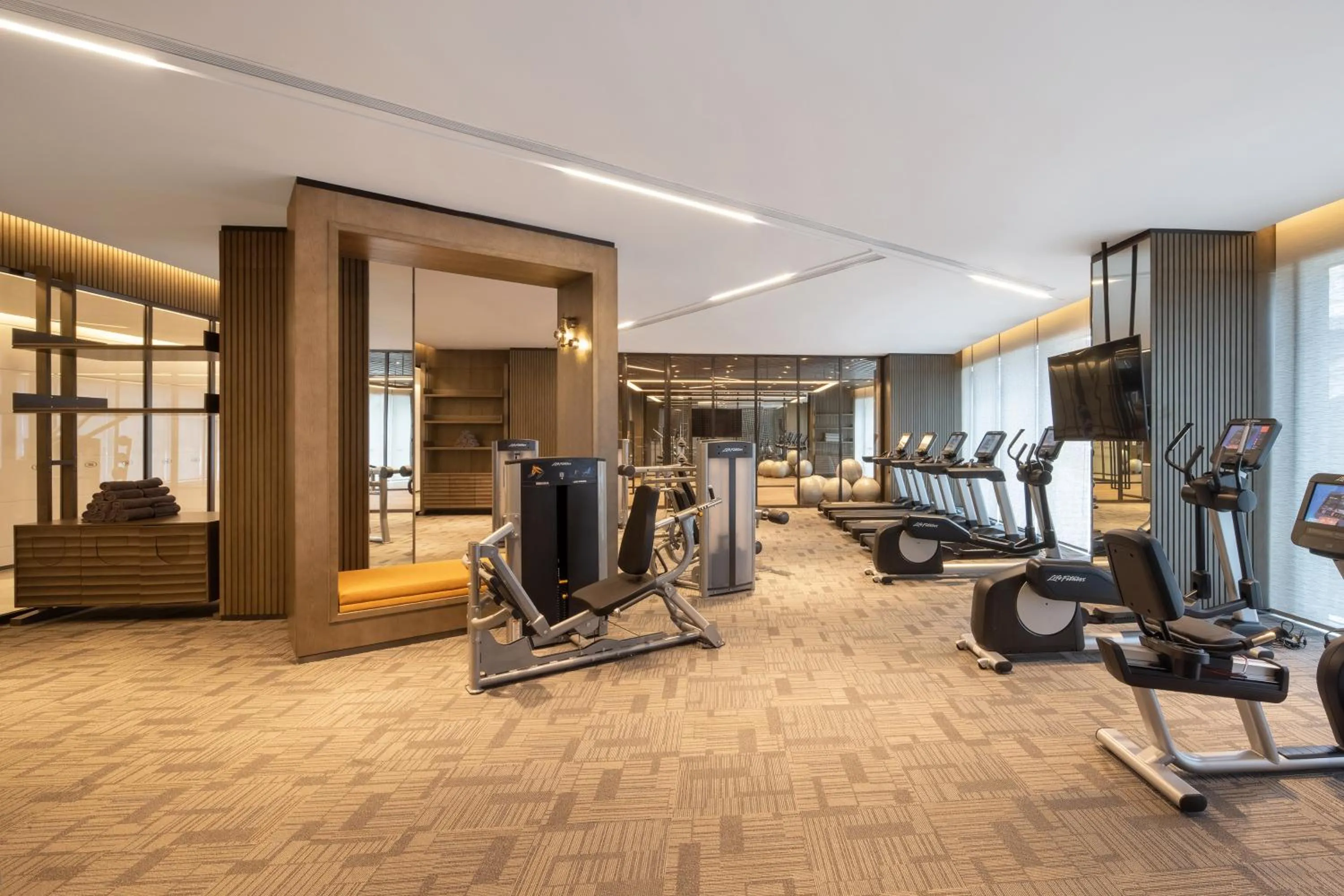 Fitness centre/facilities in Holiday Inn Express Qingdao Jinshui by IHG