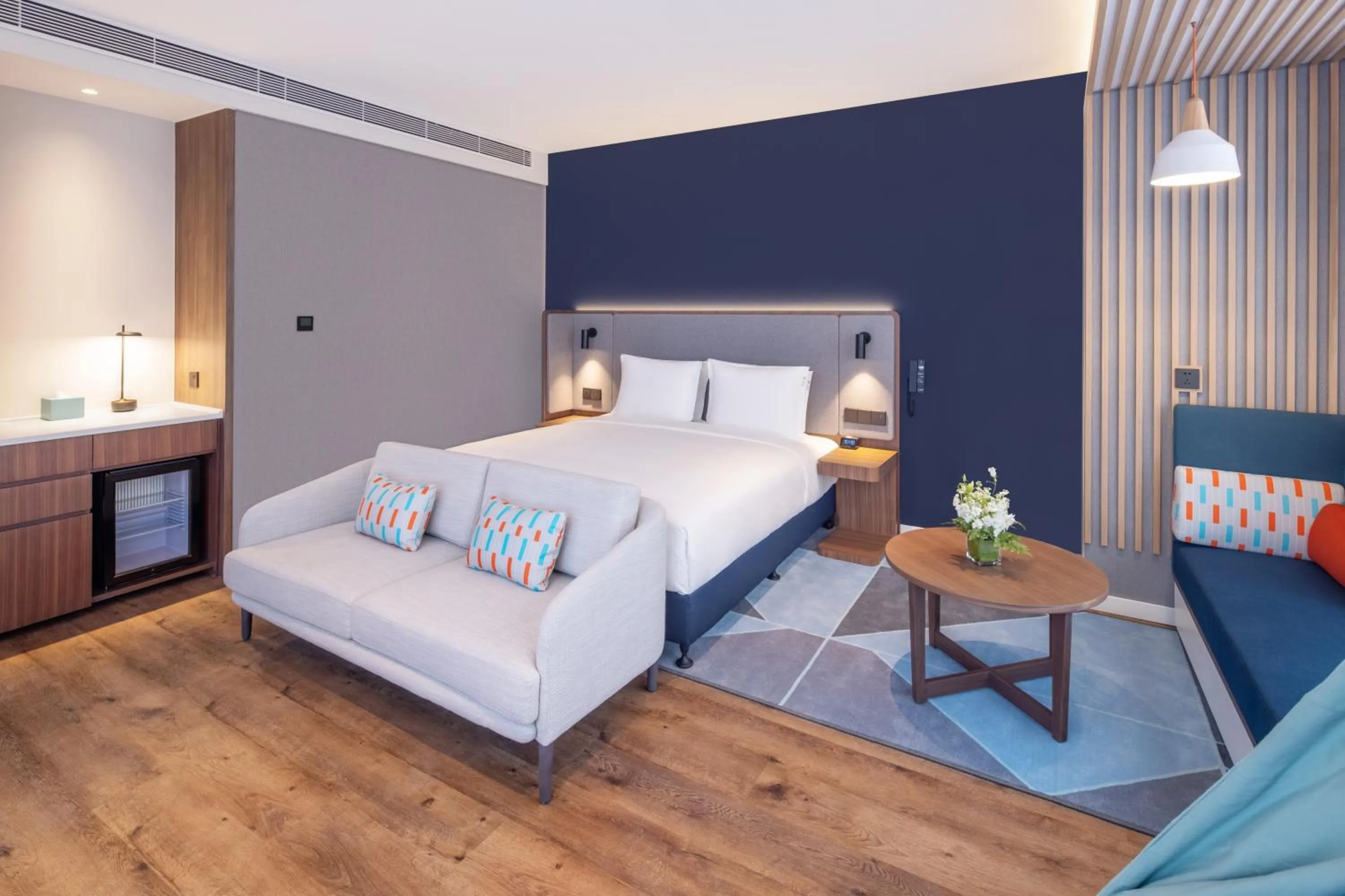 Bedroom, Bed in Holiday Inn Express Qingdao Jinshui by IHG