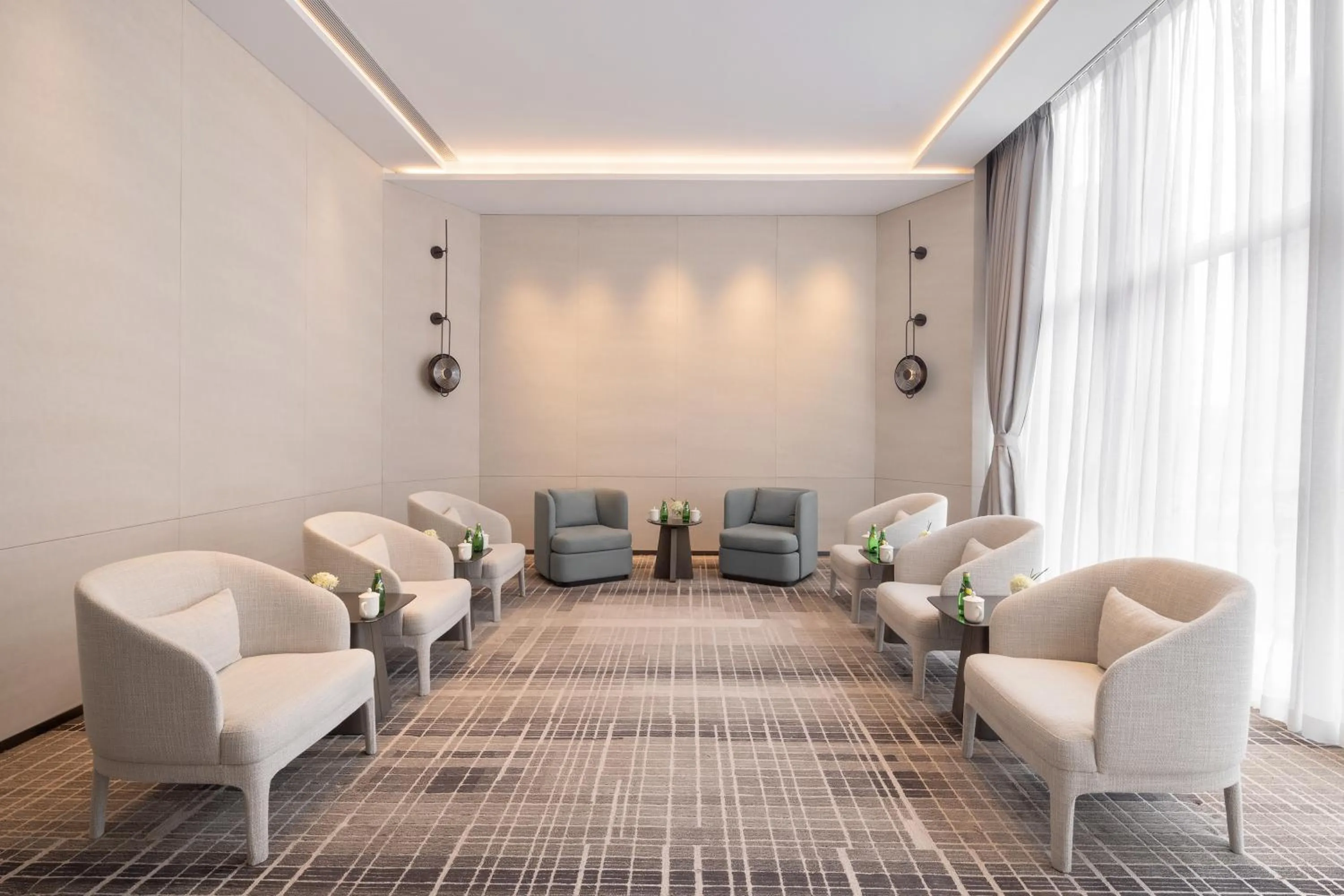 Meeting/conference room in Holiday Inn Express Qingdao Jinshui by IHG