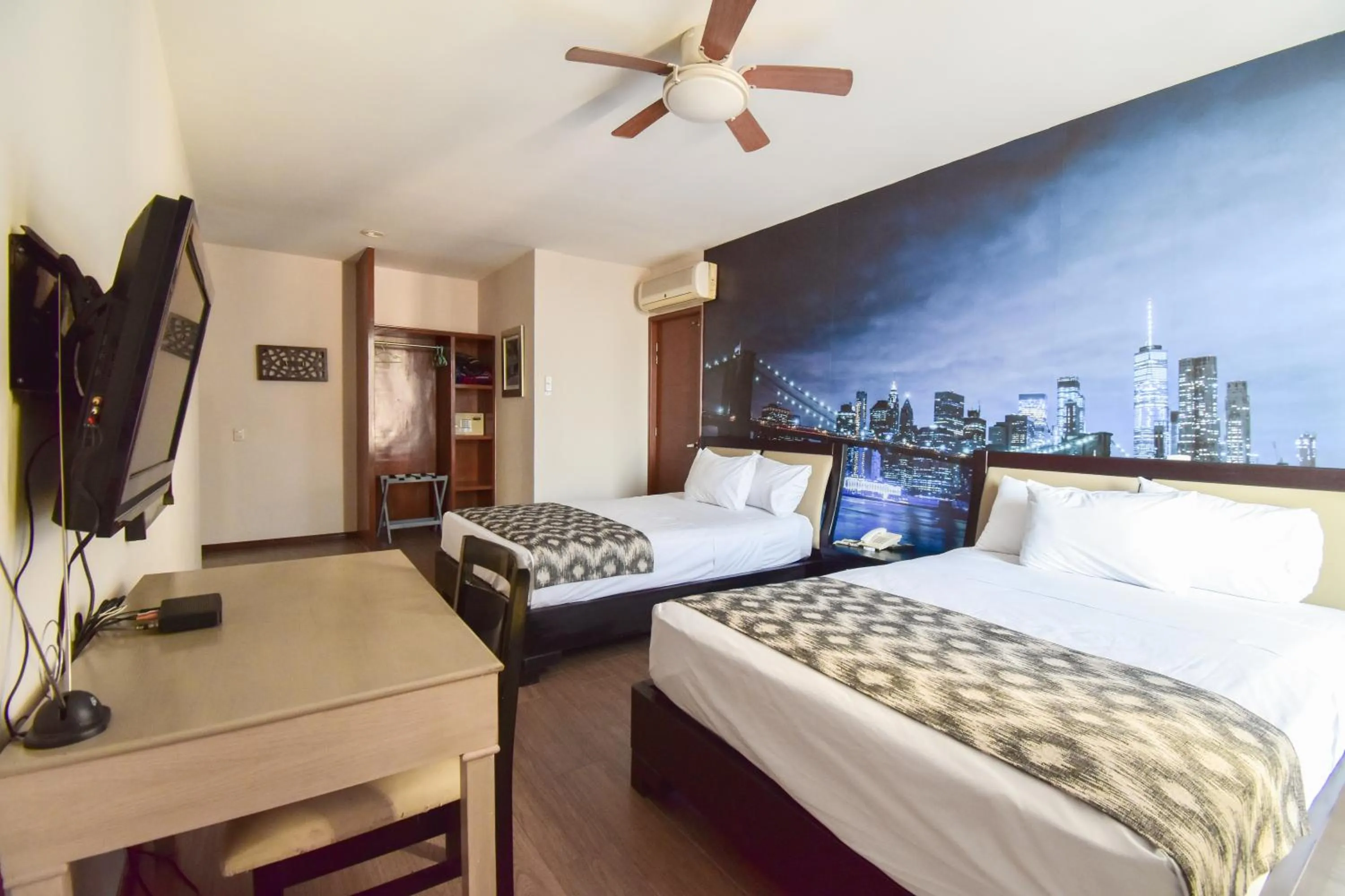 Bed in Hotel Tötem Guadalajara