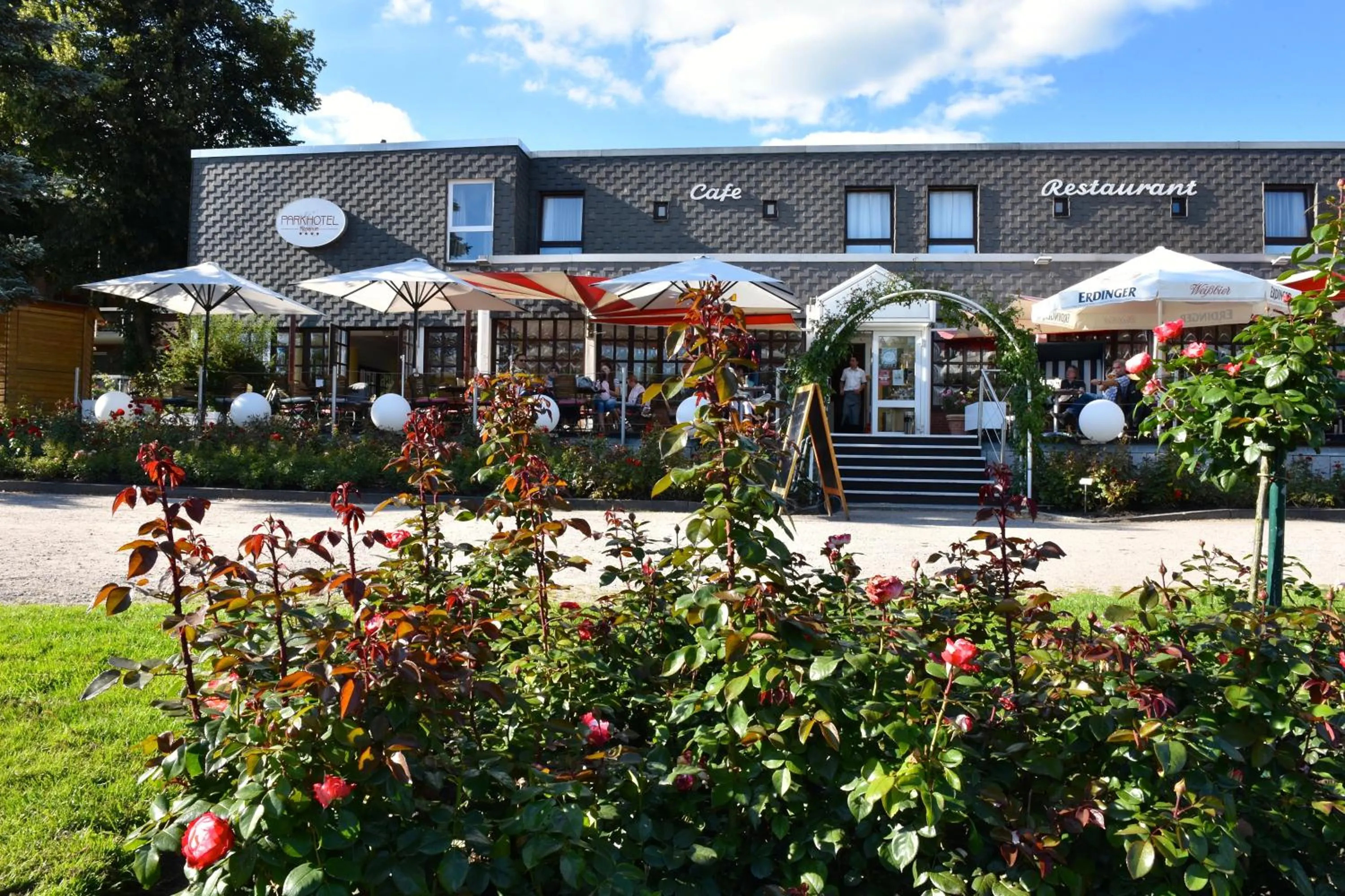 Garden in PARKHOTEL - Rosarium