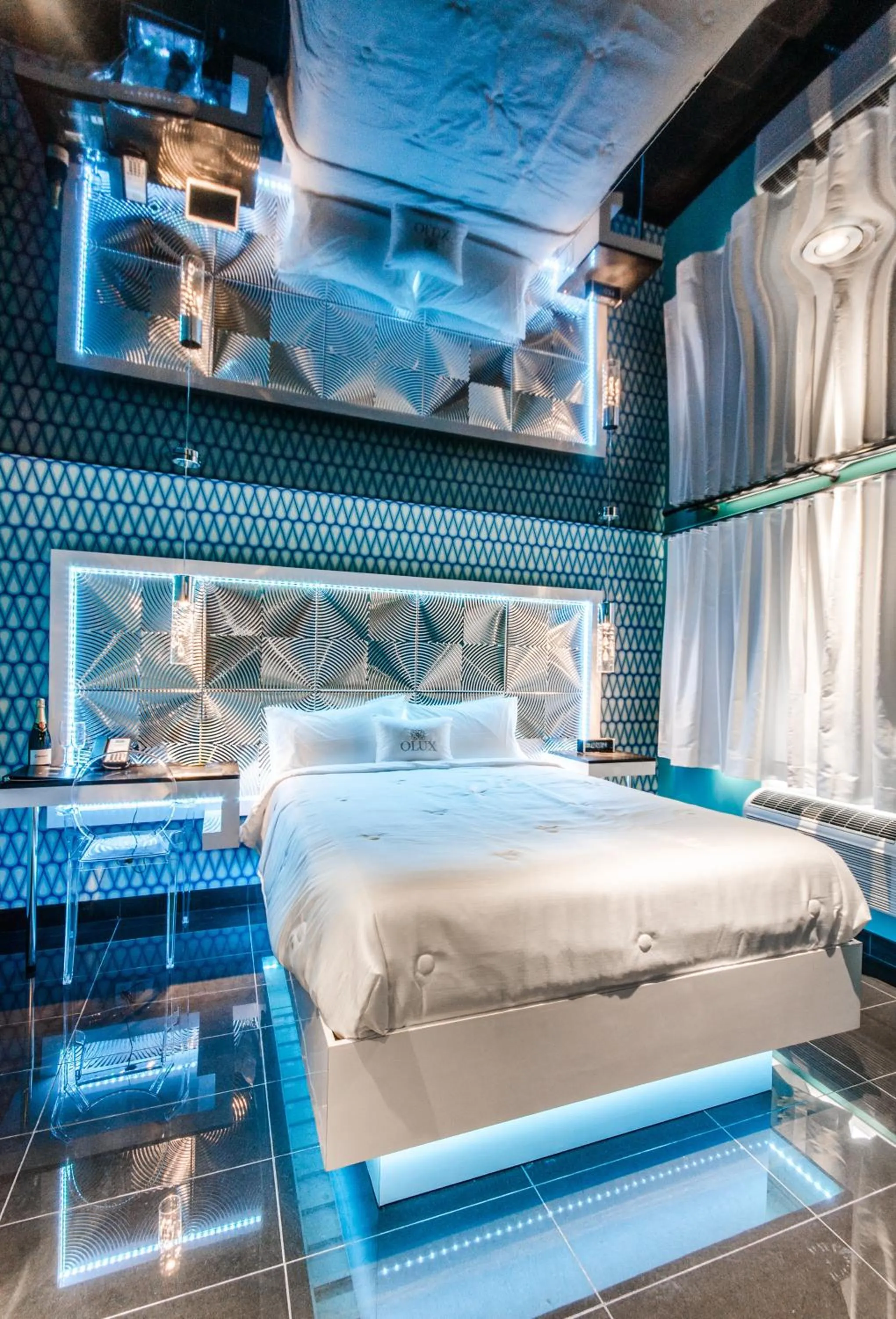 Bedroom, Bed in Olux Hotel-Motel-Suites