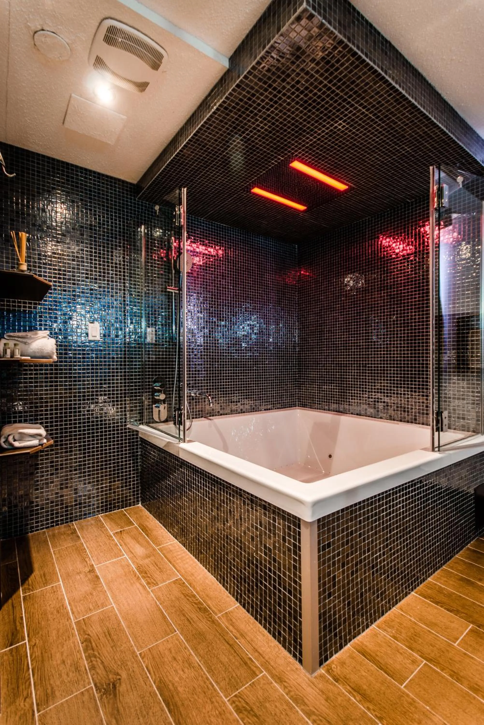 Bathroom in Olux Hotel-Motel-Suites
