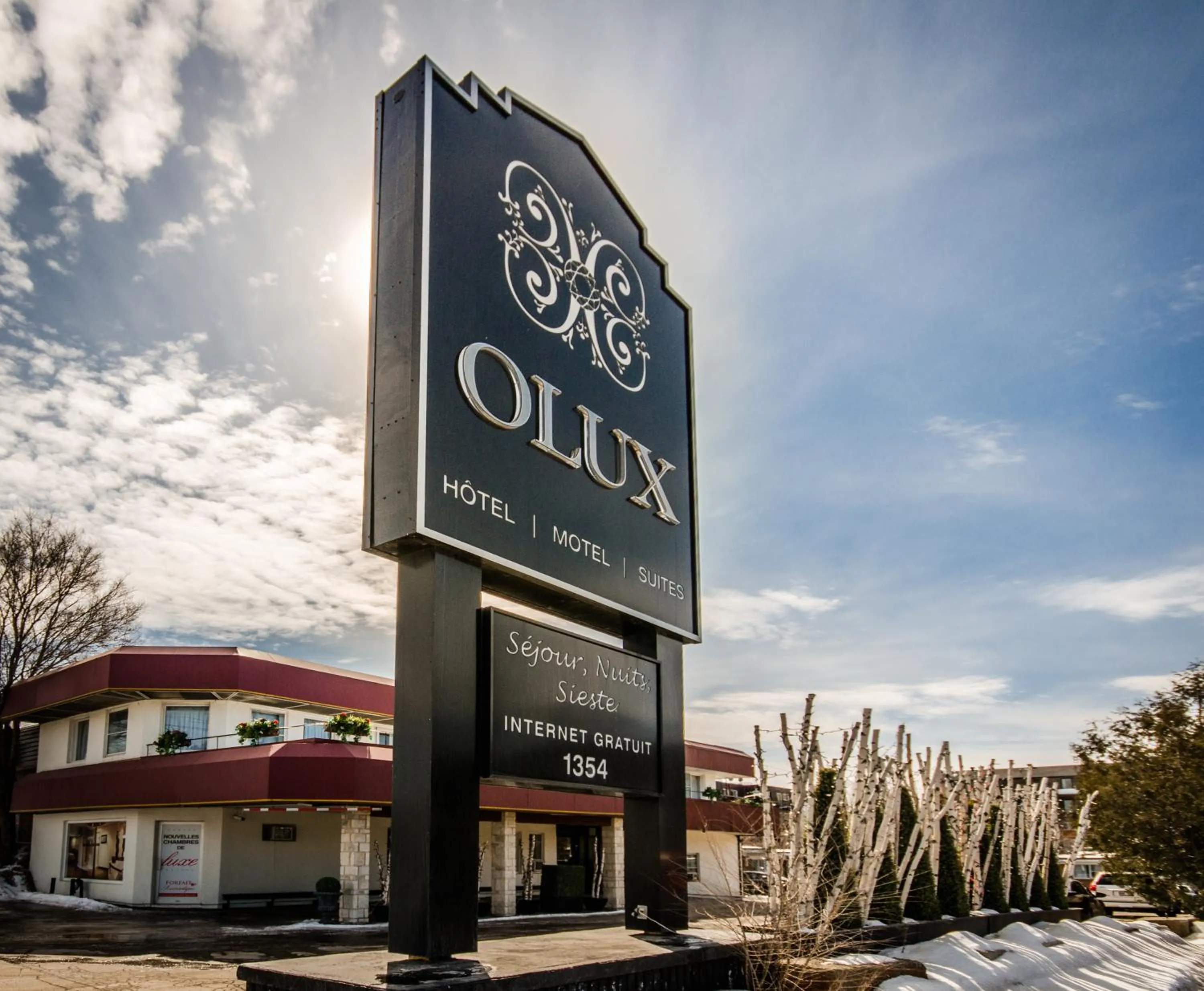 Facade/entrance in Olux Hotel-Motel-Suites