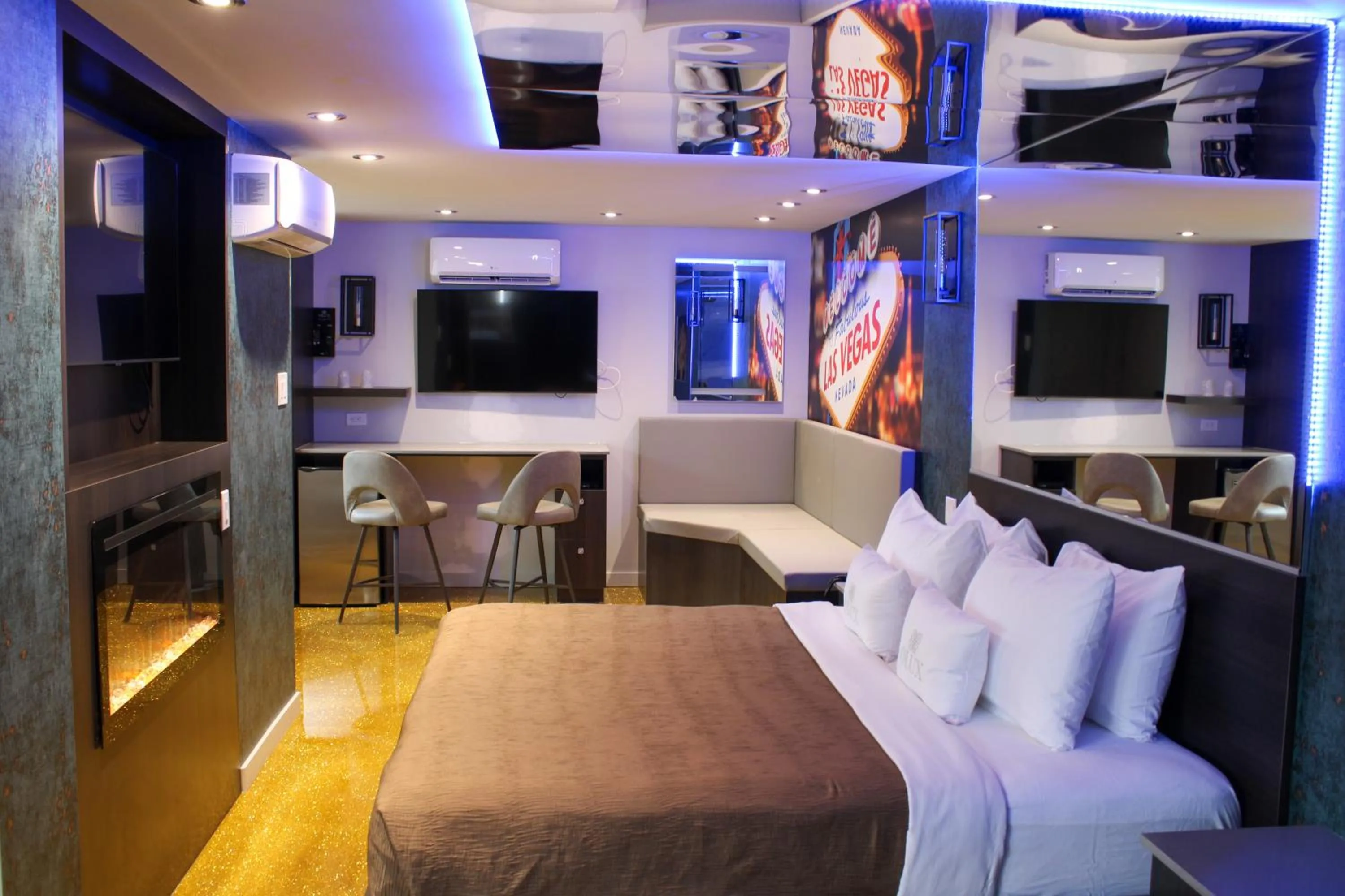 TV and multimedia, Bed in Olux Hotel-Motel-Suites