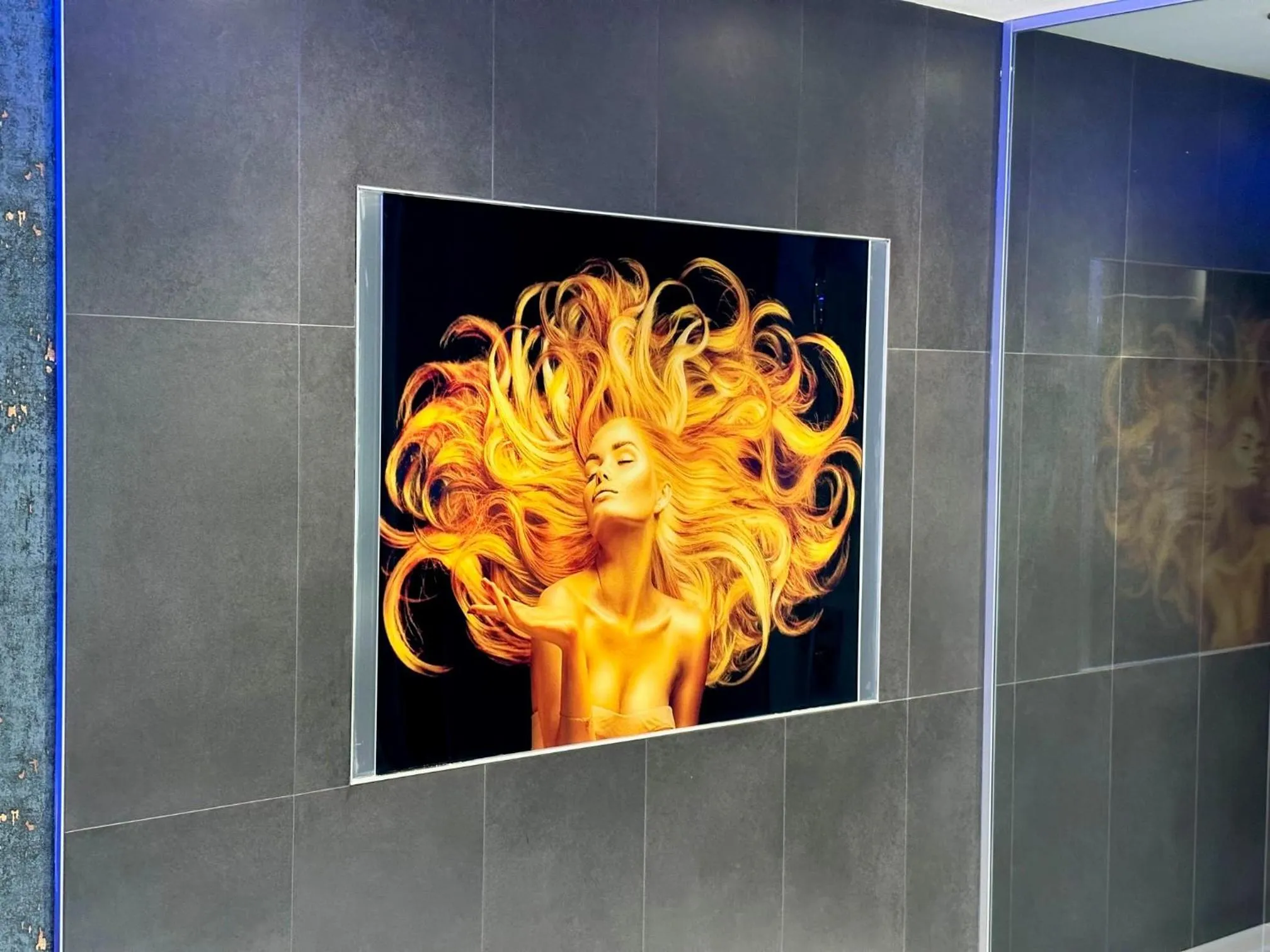 Decorative detail in Olux Hotel-Motel-Suites