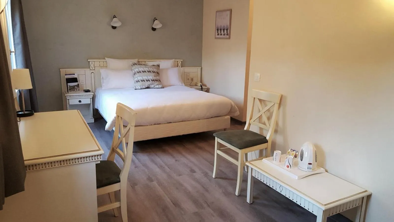 Living room, Bed in Le Mas Du Colombier