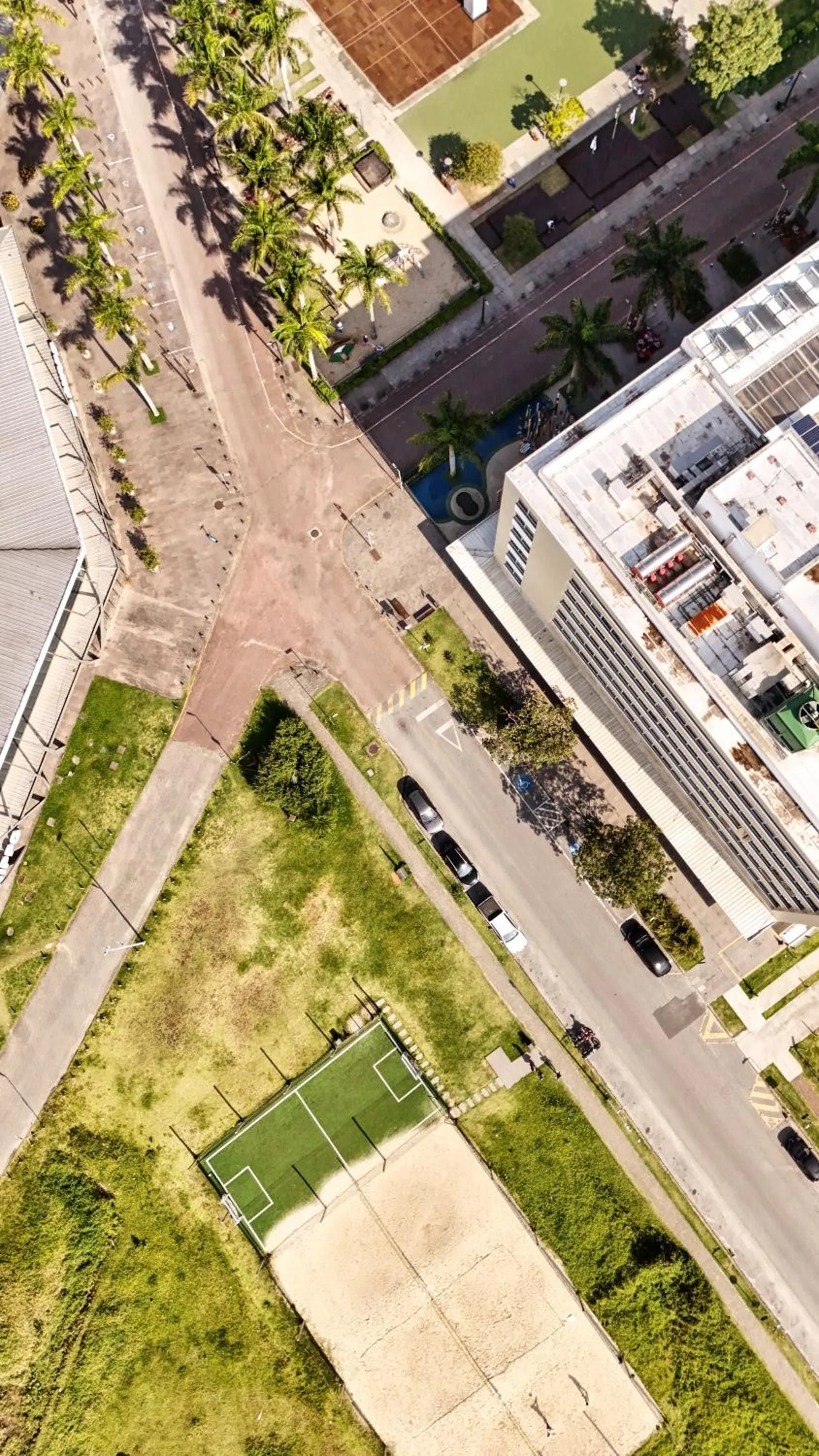 Street view in Atrium Studios by Xtay - Studio moderno em Pedra Branca - Caminhe até o Centro Empresarial e Unisul