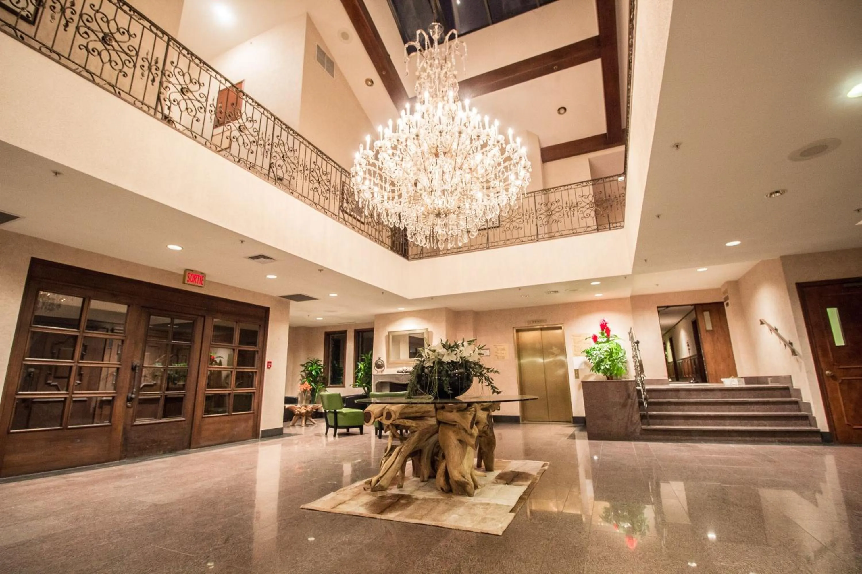 Facade/entrance in Hôtel et Centre de Villégiature Lac Carling