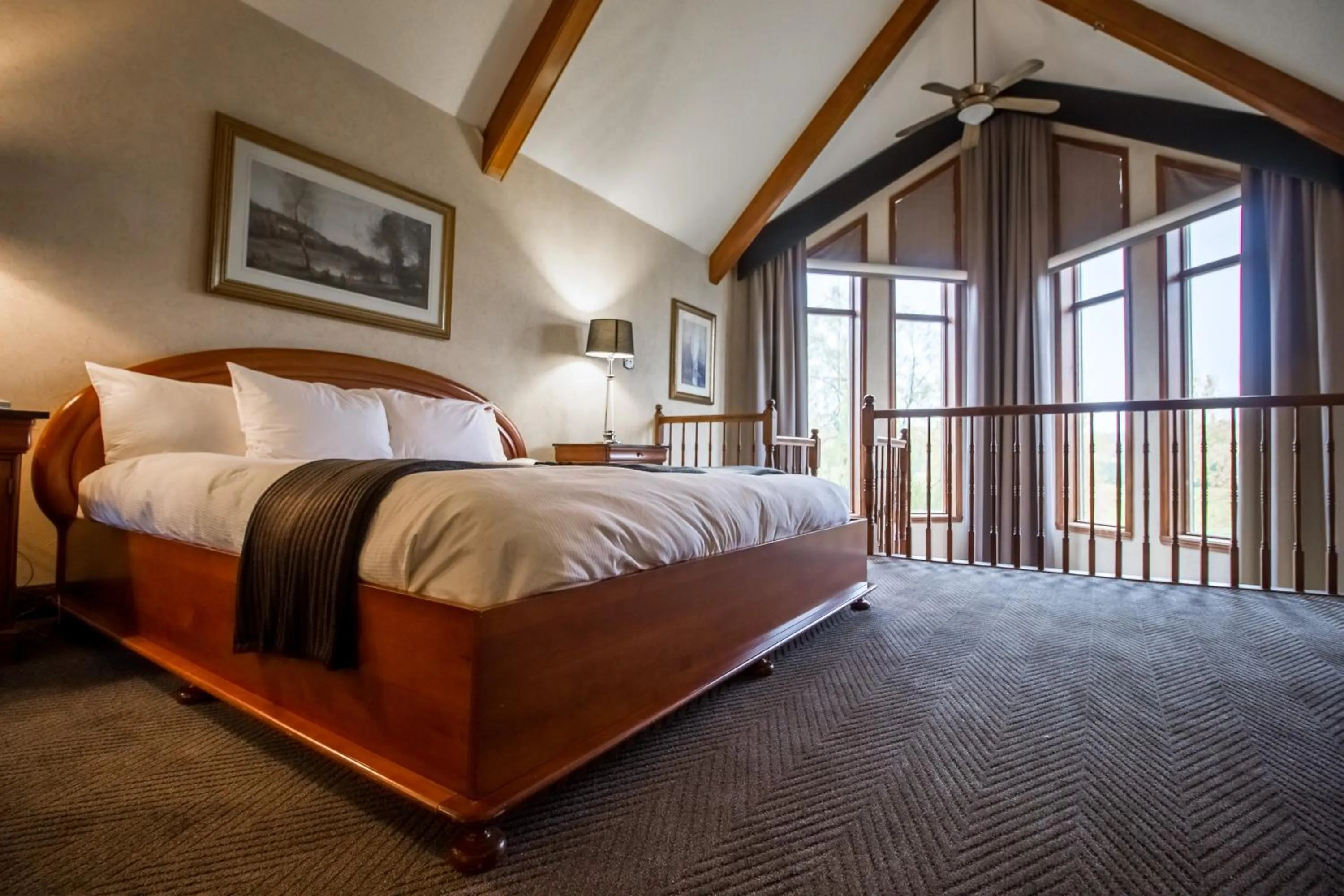 Bed in Hôtel et Centre de Villégiature Lac Carling