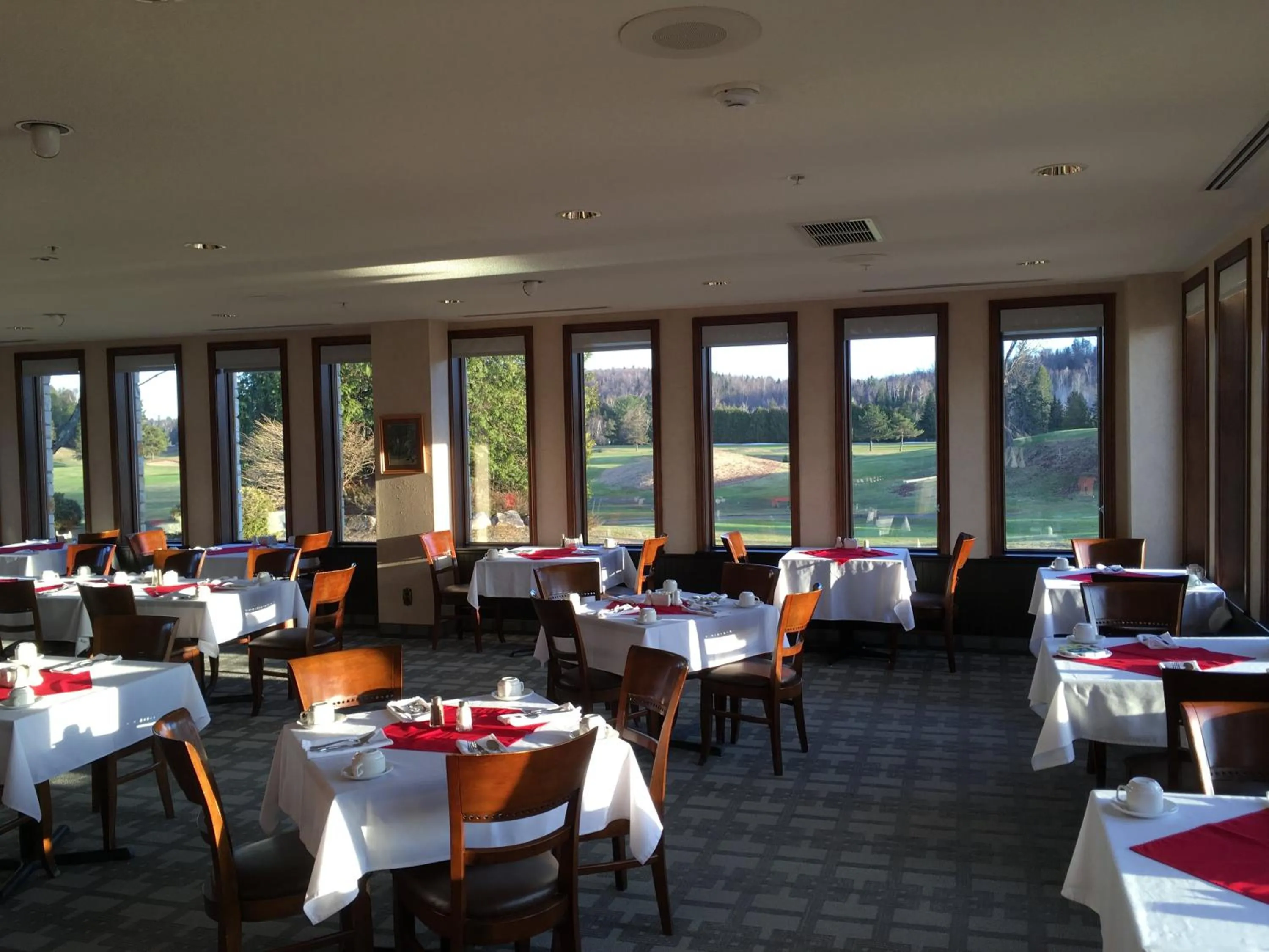 Dining area in Hôtel et Centre de Villégiature Lac Carling