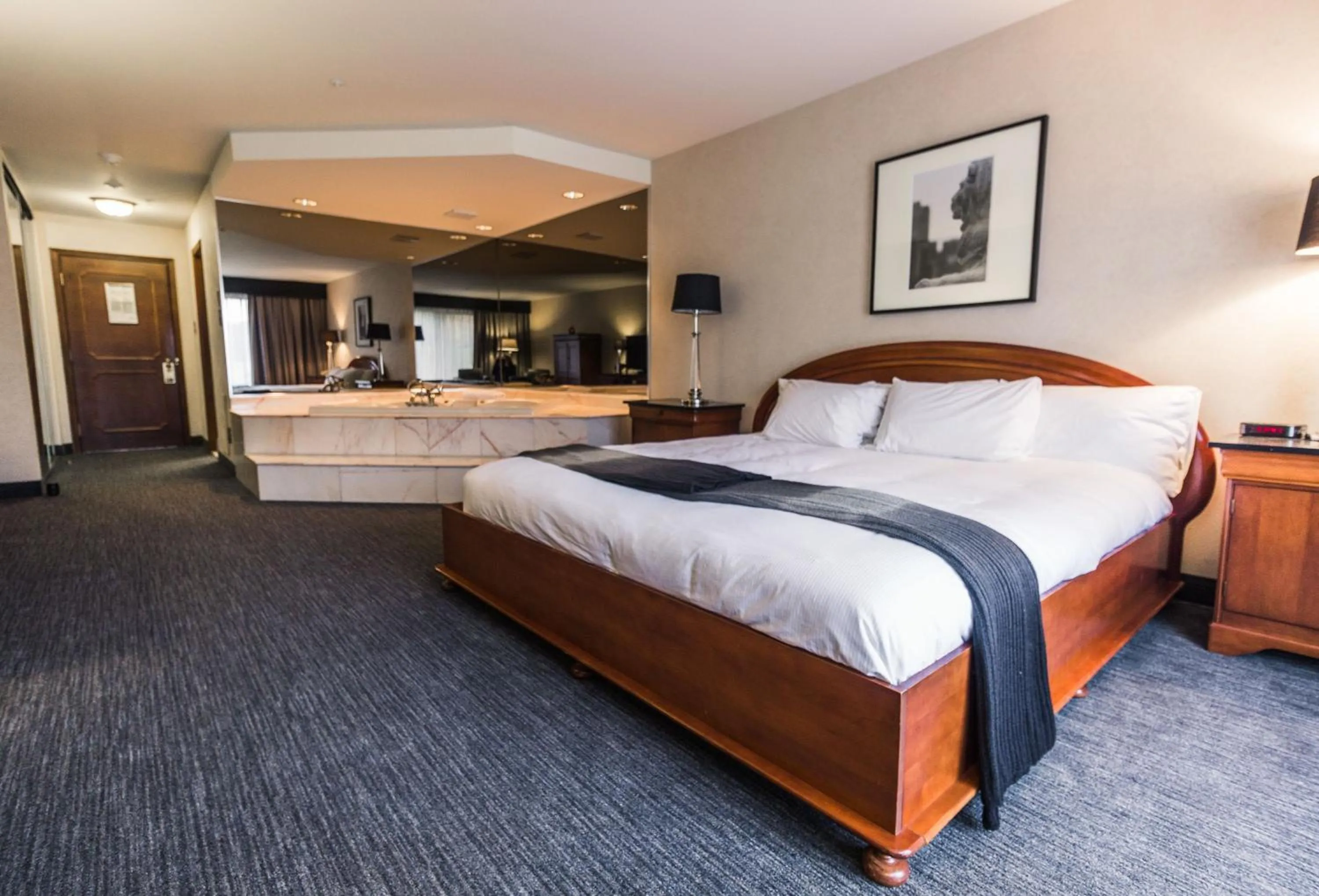 Bedroom in Hôtel et Centre de Villégiature Lac Carling