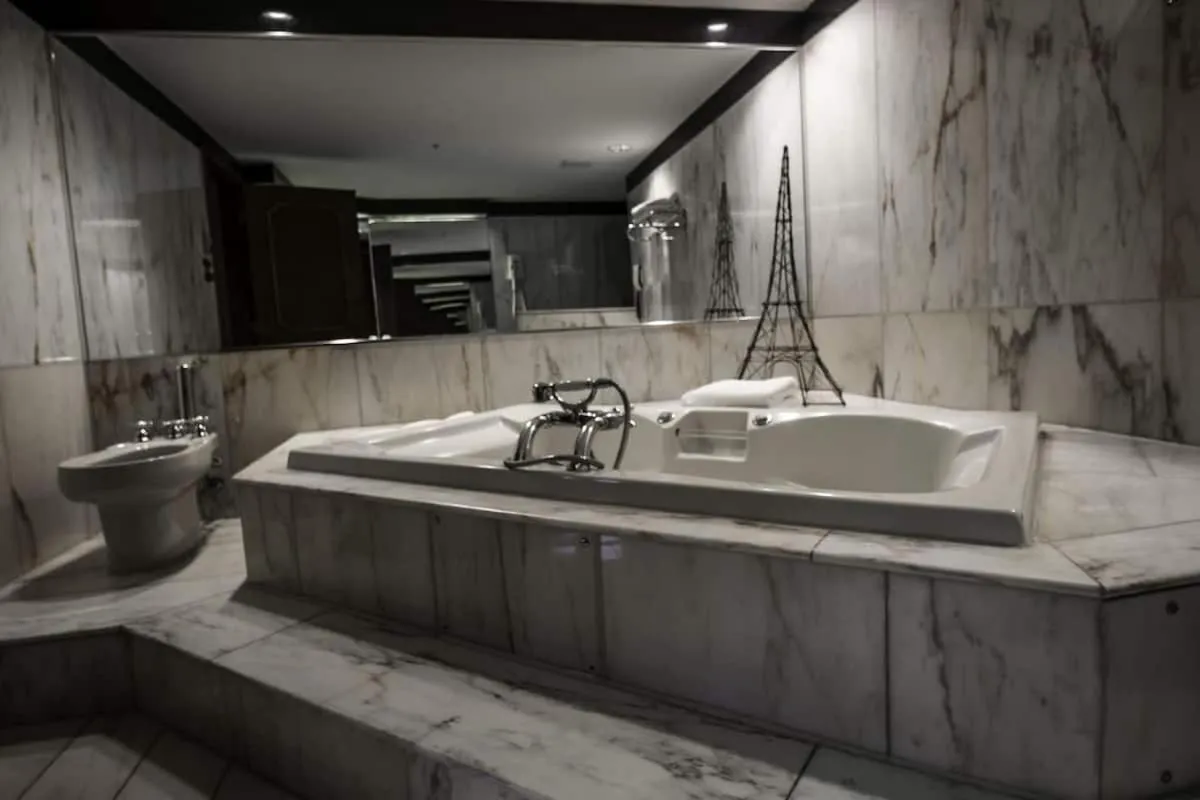 Bathroom in Hôtel et Centre de Villégiature Lac Carling