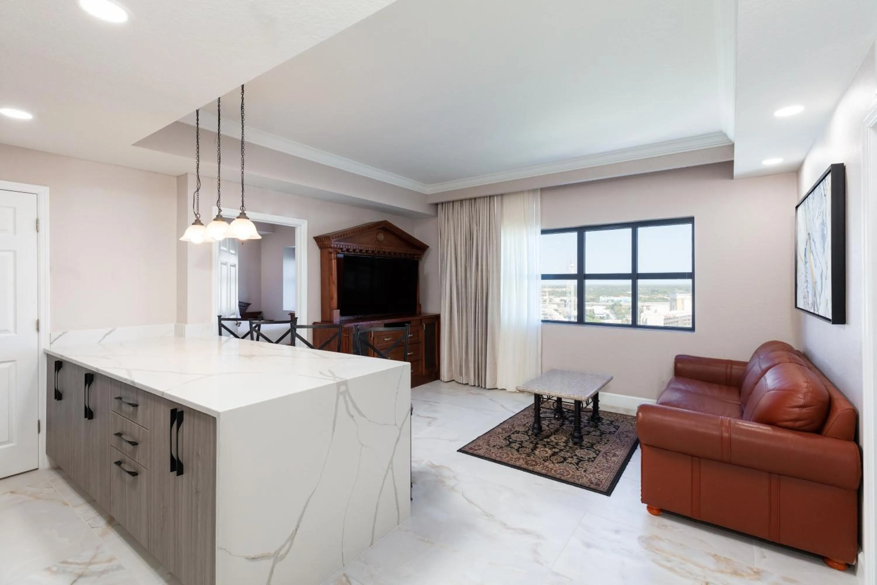 TV and multimedia in Westgate Palace Hotel - Universal - I-Drive