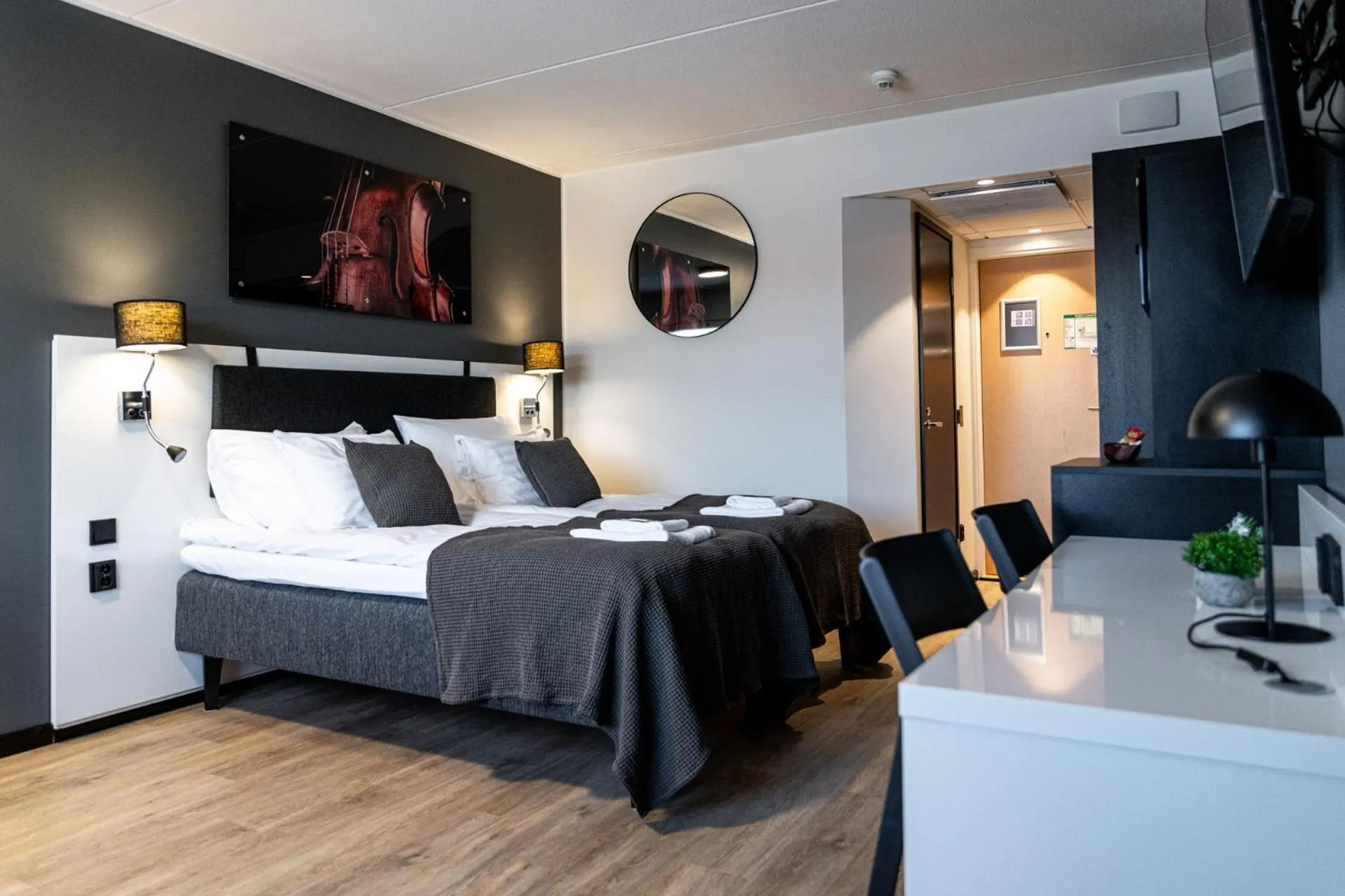 Photo of the whole room, Bed in Hotelli Sointu by UHANDA