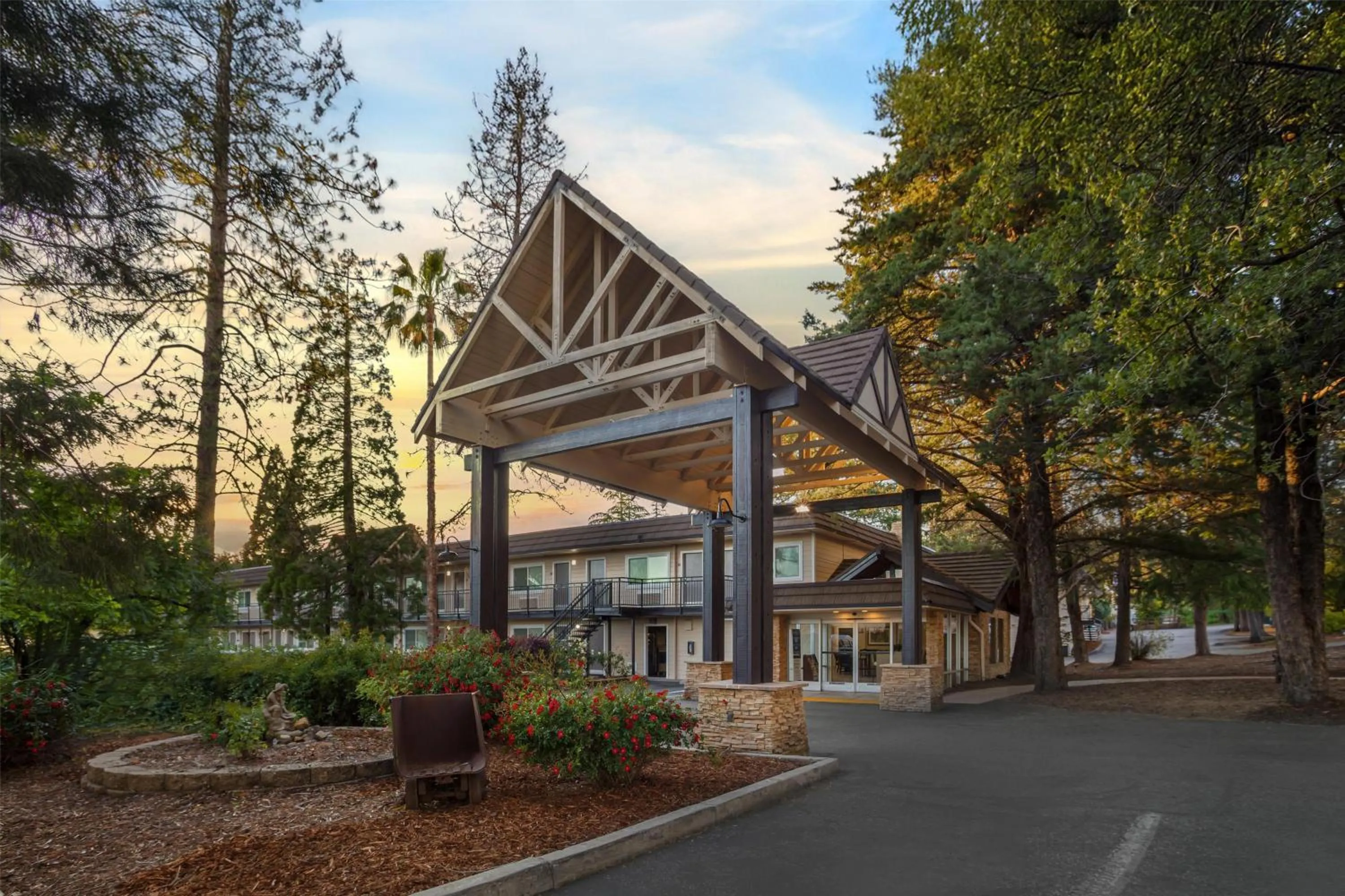 Property building in Best Western Gold Country Inn