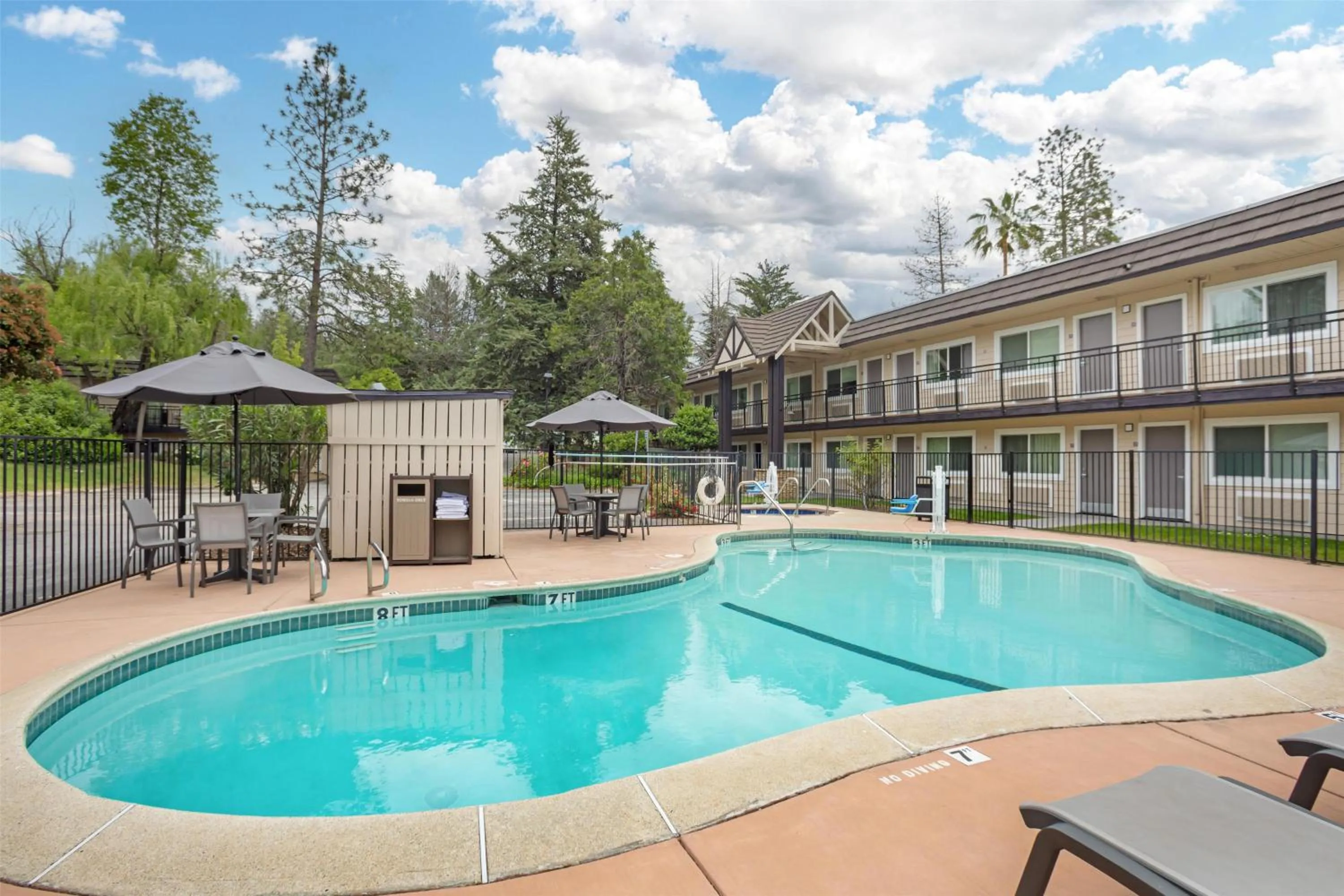 Pool view in Best Western Gold Country Inn