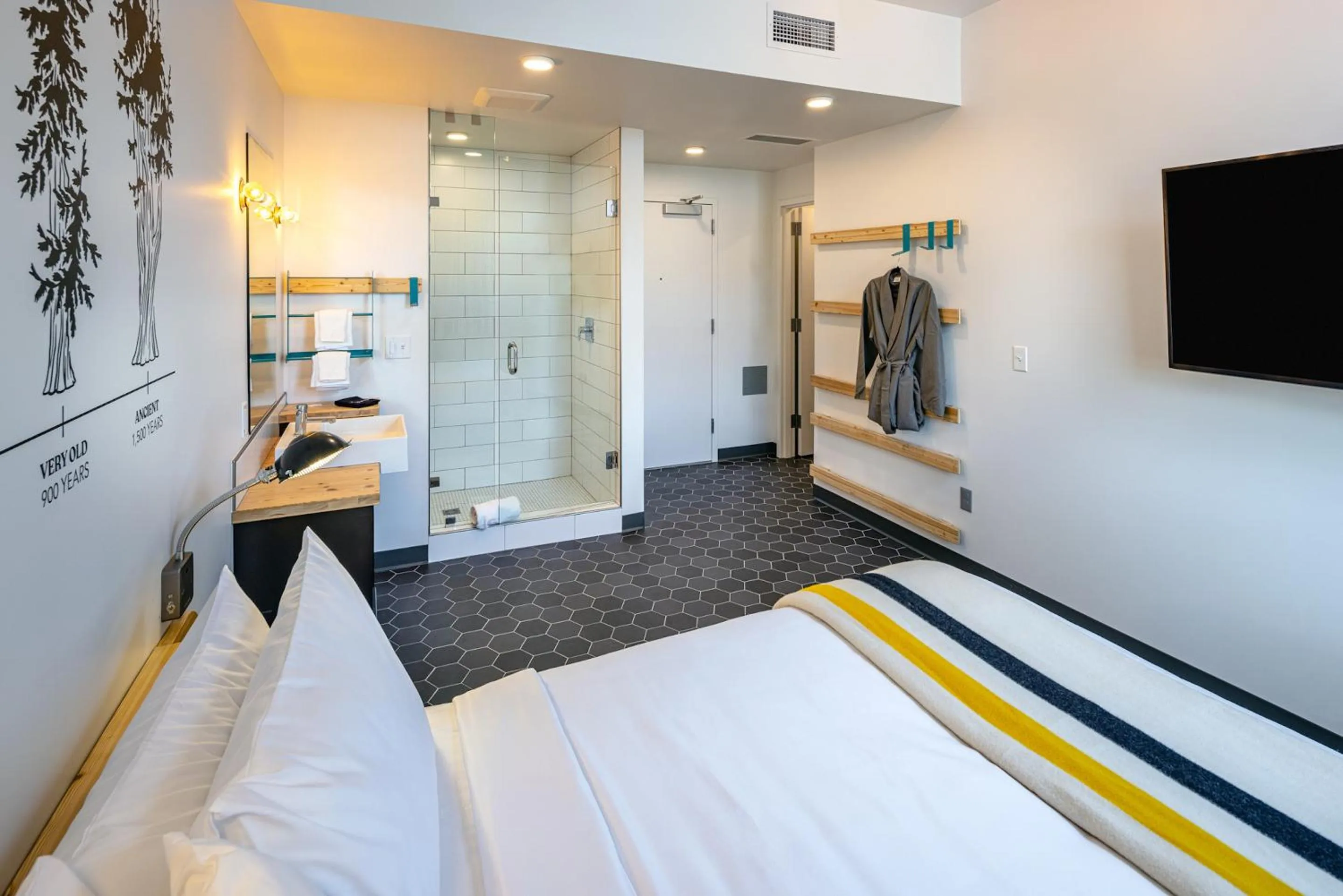 Bathroom, Bed in The Wren