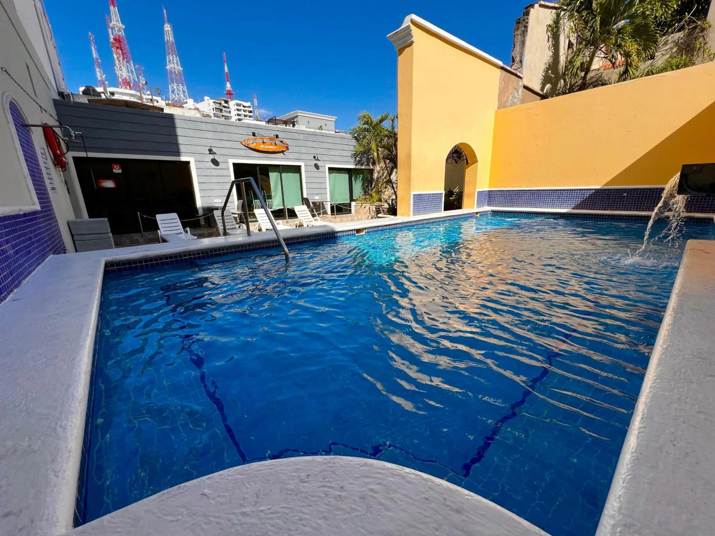 Swimming pool in Hotel La Siesta Malecón