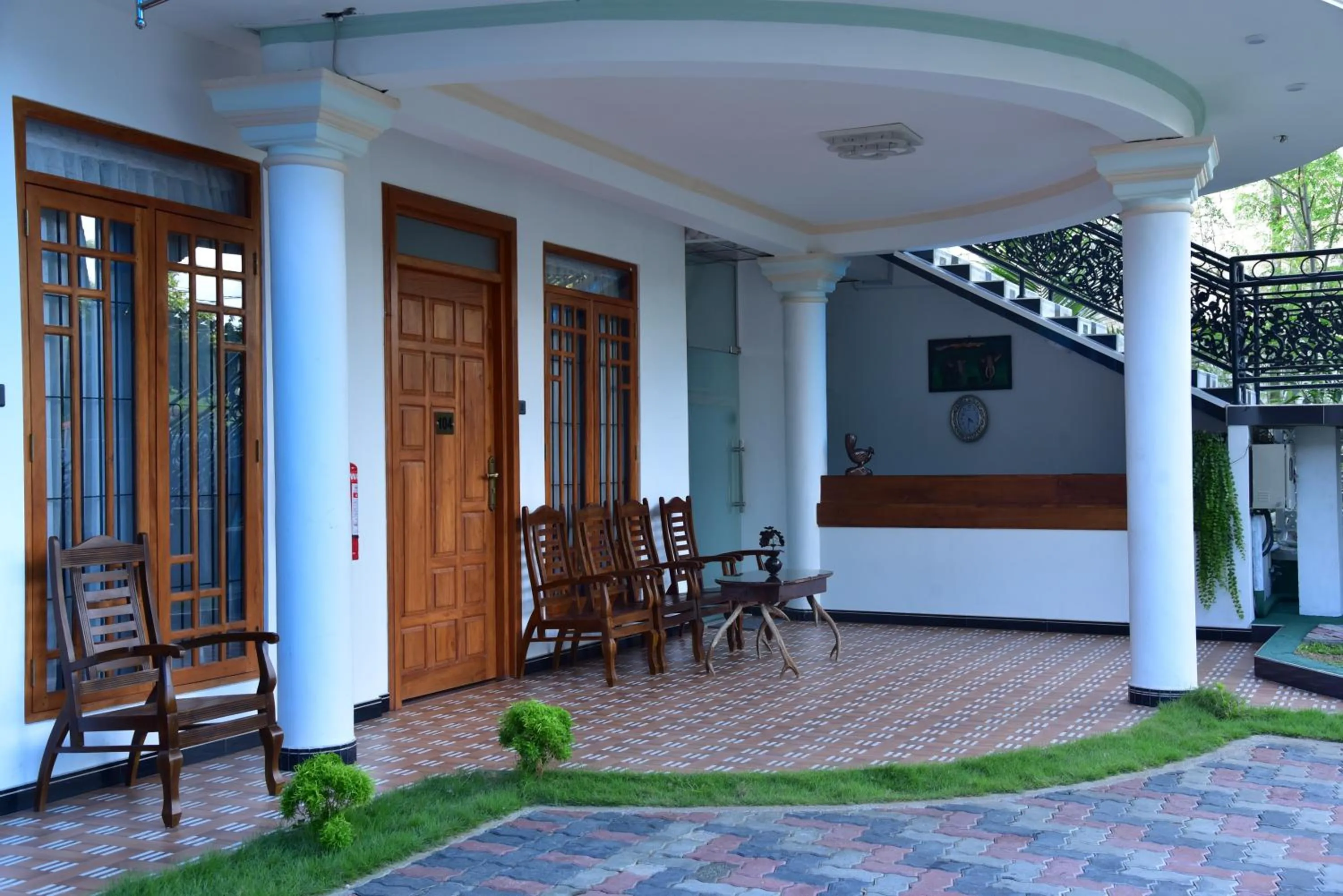 Facade/entrance in L S Lanka Hotel Dambulla