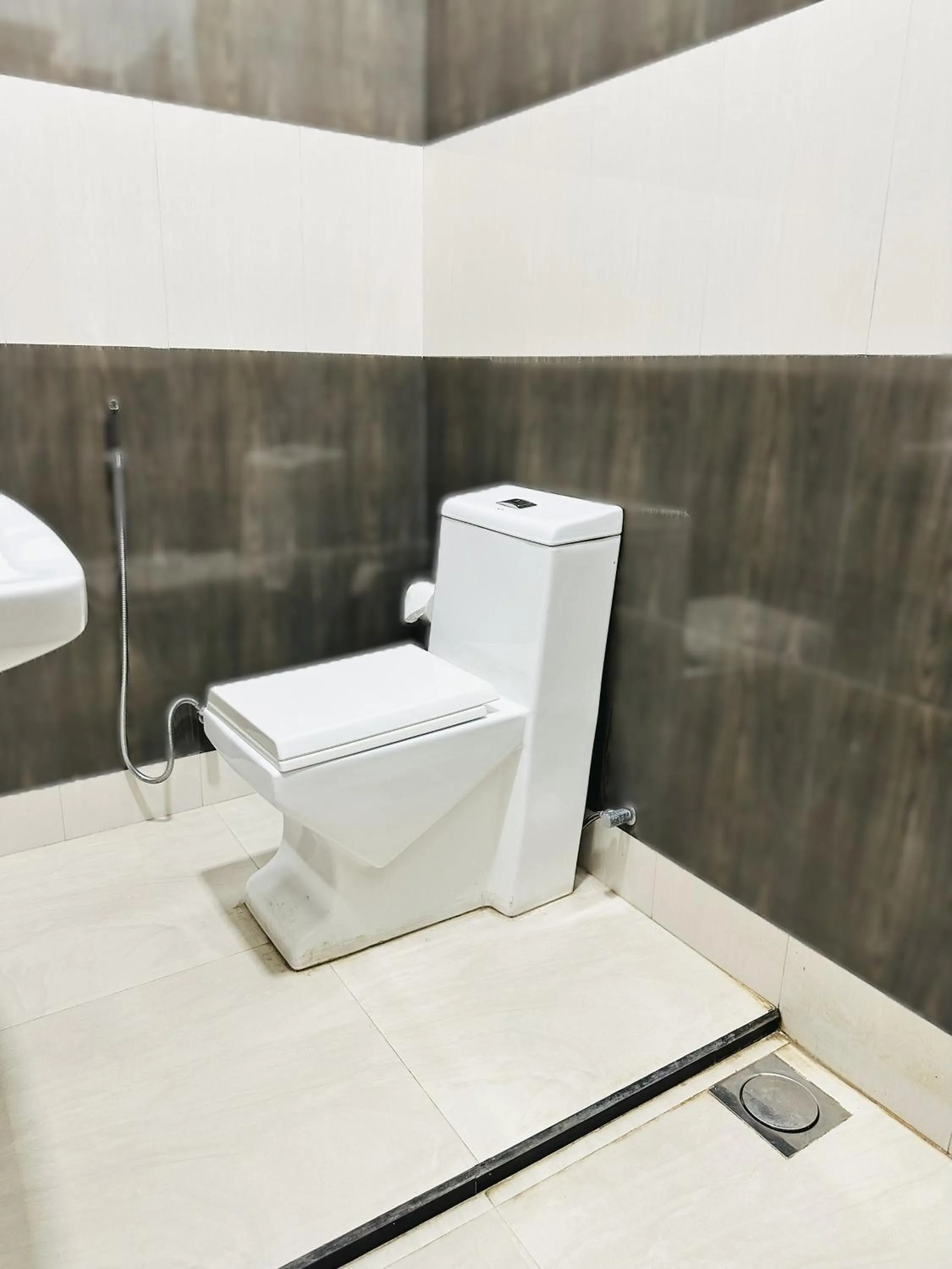 L S Lanka Hotel Dambulla