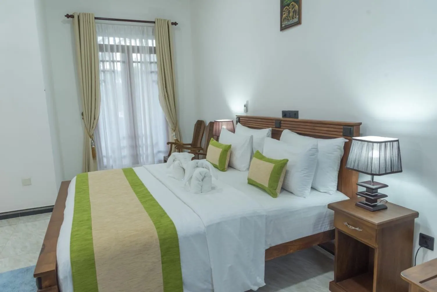 Bedroom, Bed in L S Lanka Hotel Dambulla