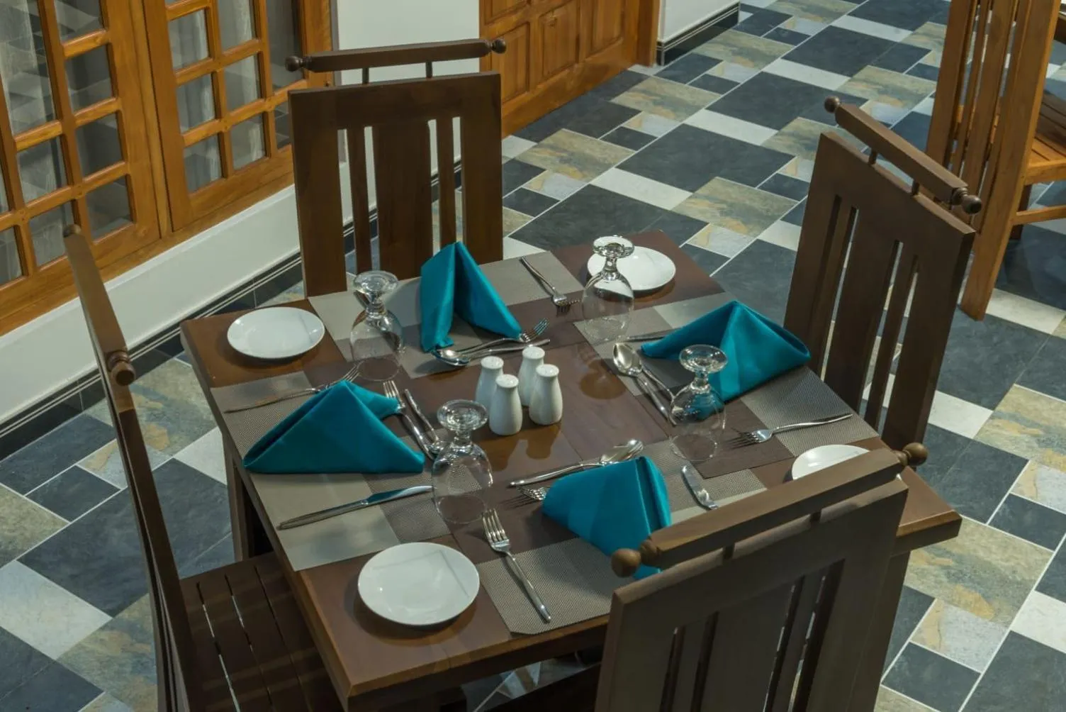 Dining area in L S Lanka Hotel Dambulla