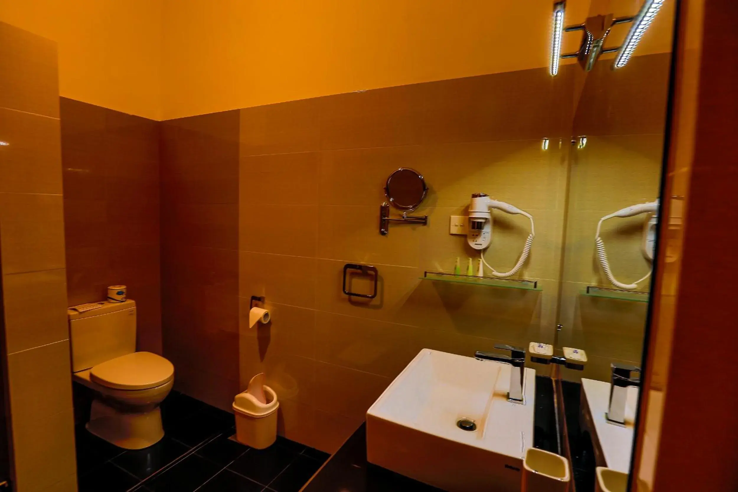 Superior Twin Room - single occupancy in Thuruliya Hotel Superior Twin Room - single occupancy in Thuruliya Hotel