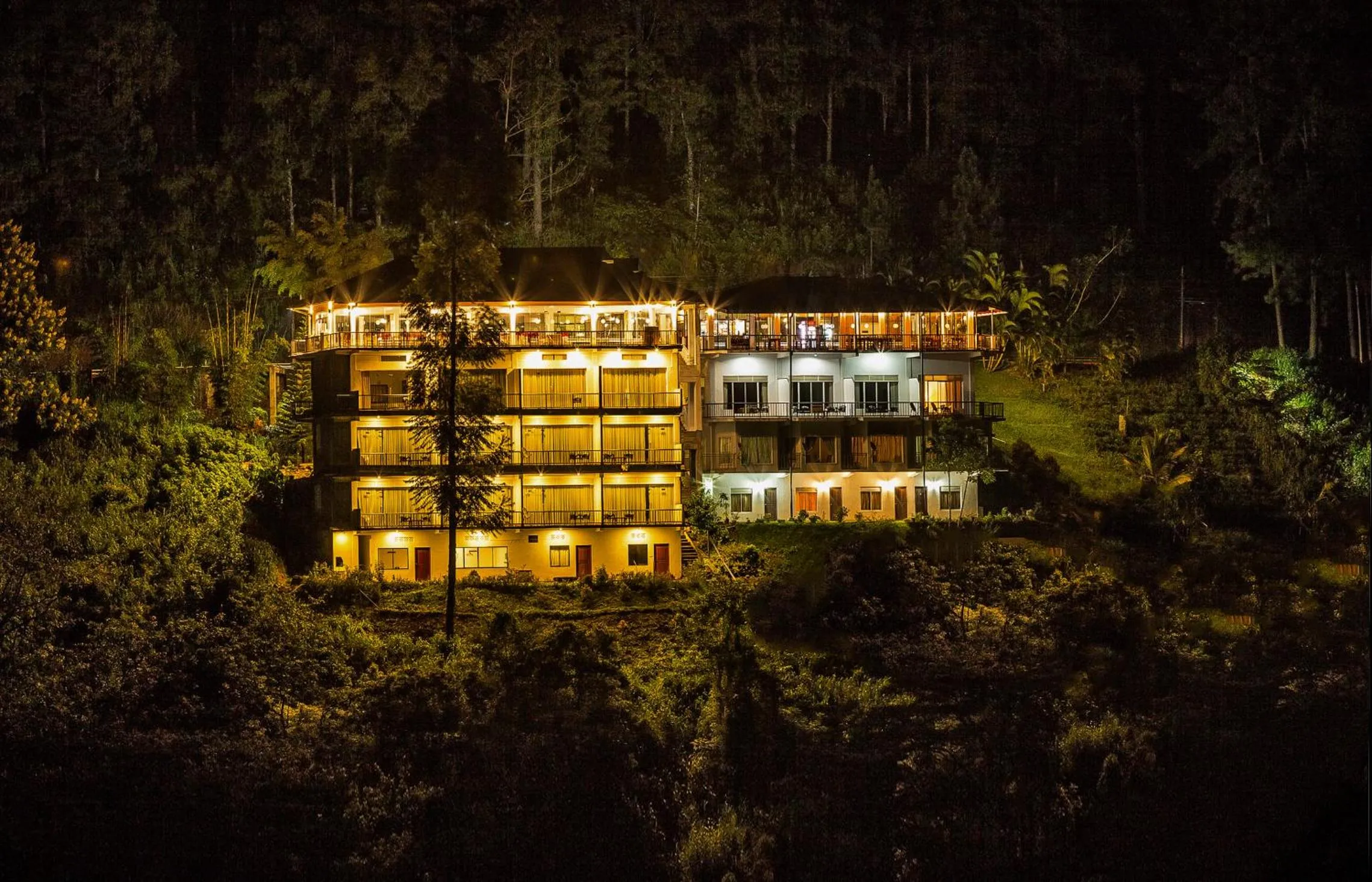 Property building in Thuruliya Hotel