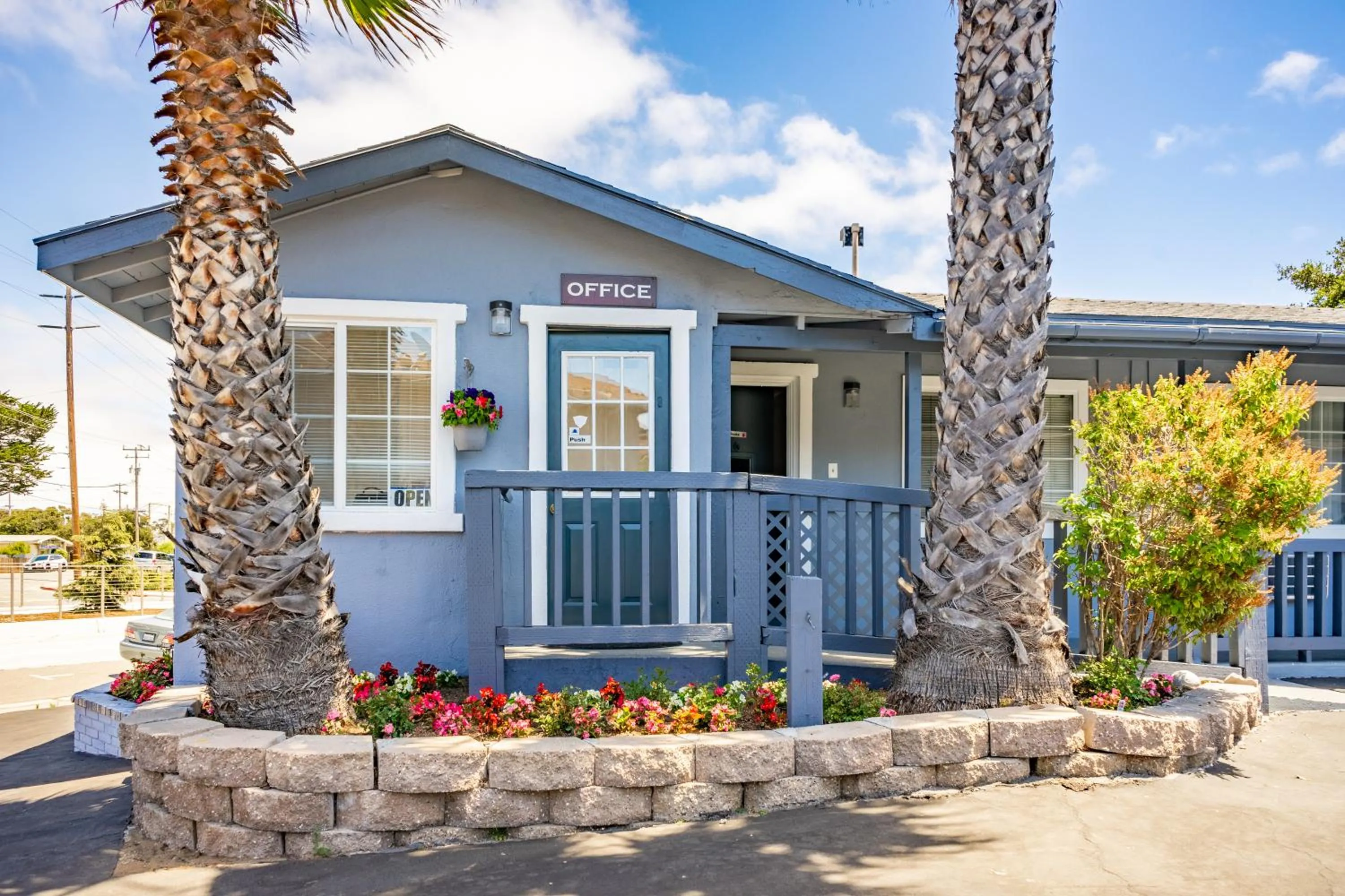 Lobby or reception in The Monterey Fireplace Inn