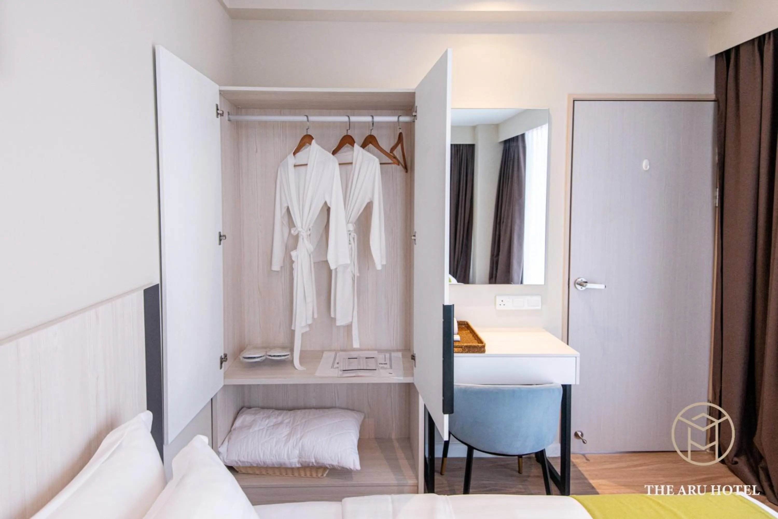 Bed in The Aru by Ayuhouz