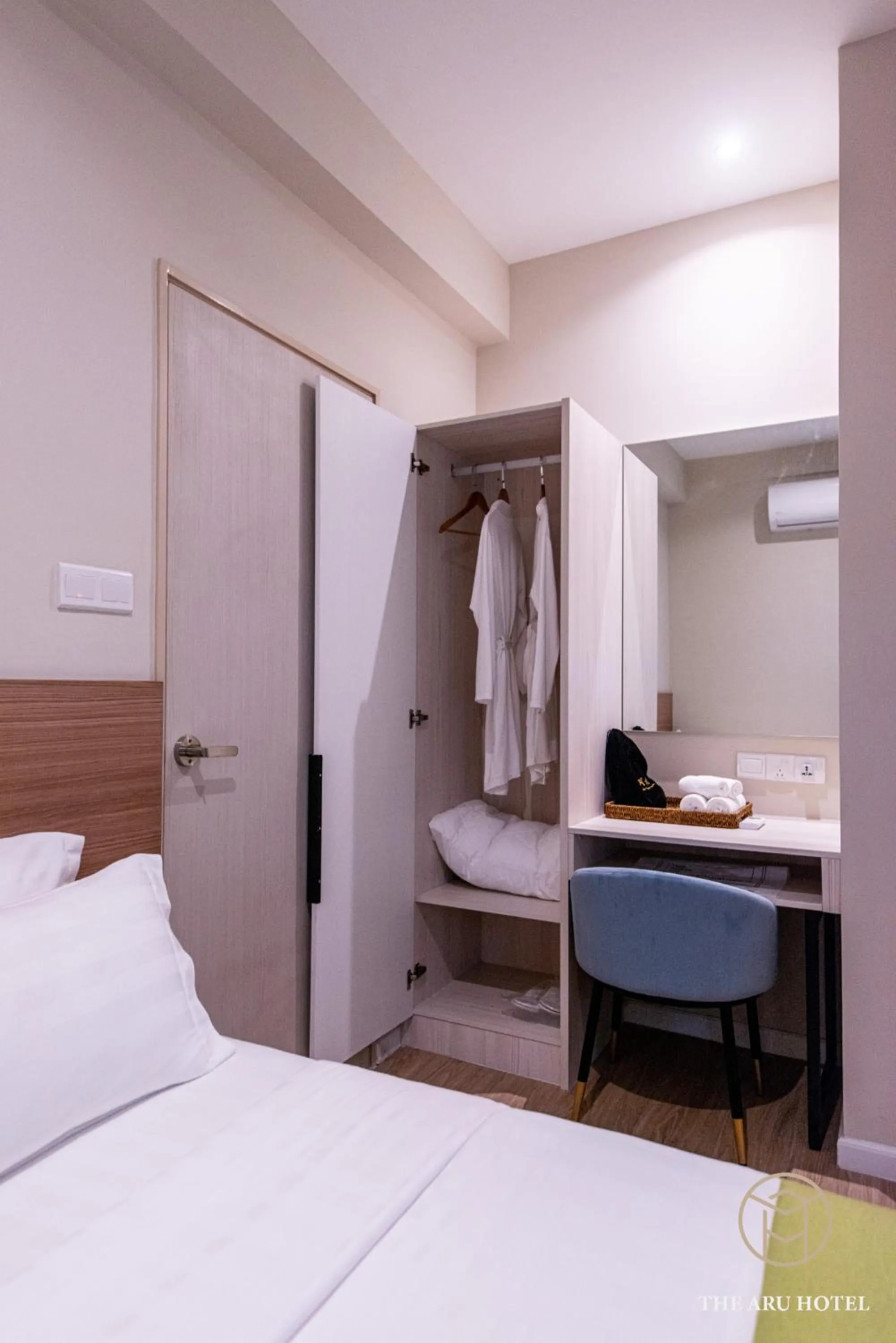 Bed in The Aru by Ayuhouz