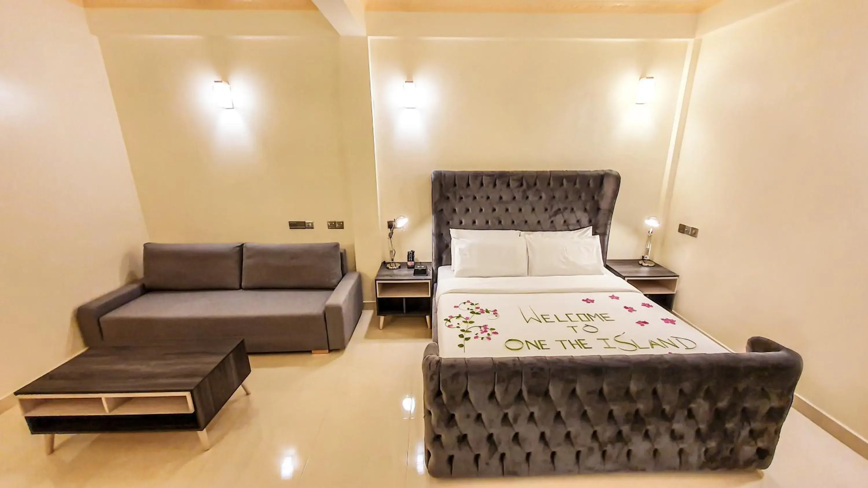 Deluxe King Room in One The Island Deluxe King Room in One The Island