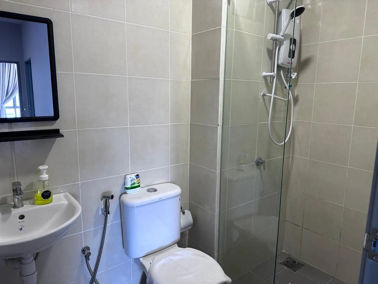 Shower in PLAY at Palas Horizon @ Kea Farm