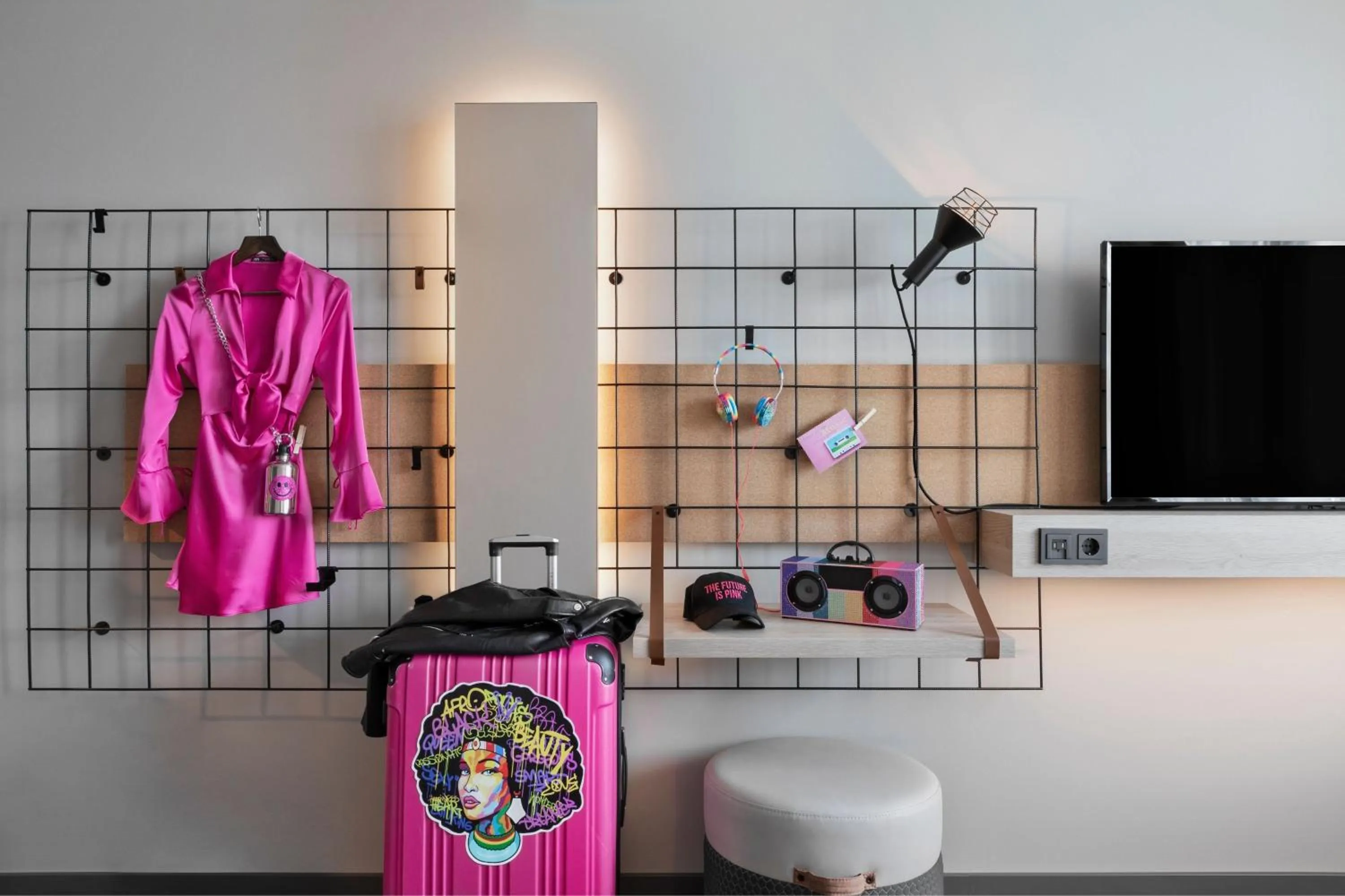 Photo of the whole room in Moxy Duesseldorf City