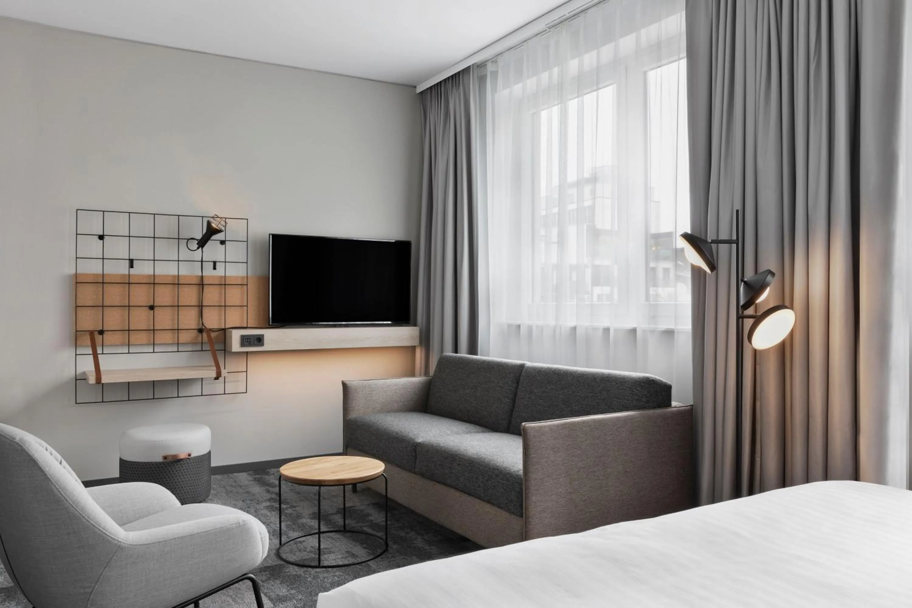 Photo of the whole room, Bed in Moxy Duesseldorf City