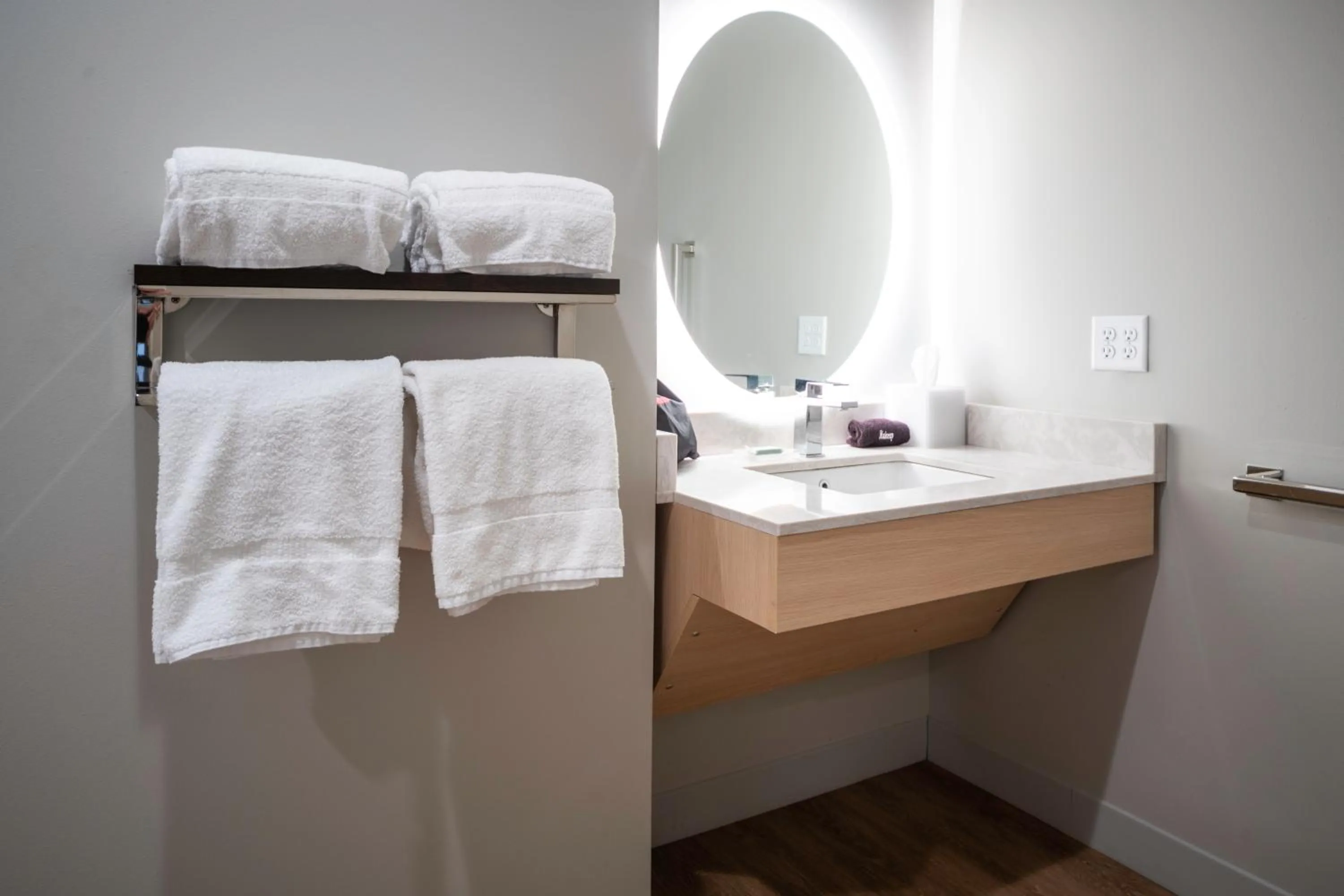 Bathroom in TownePlace Suites by Marriott Louisville Downtown