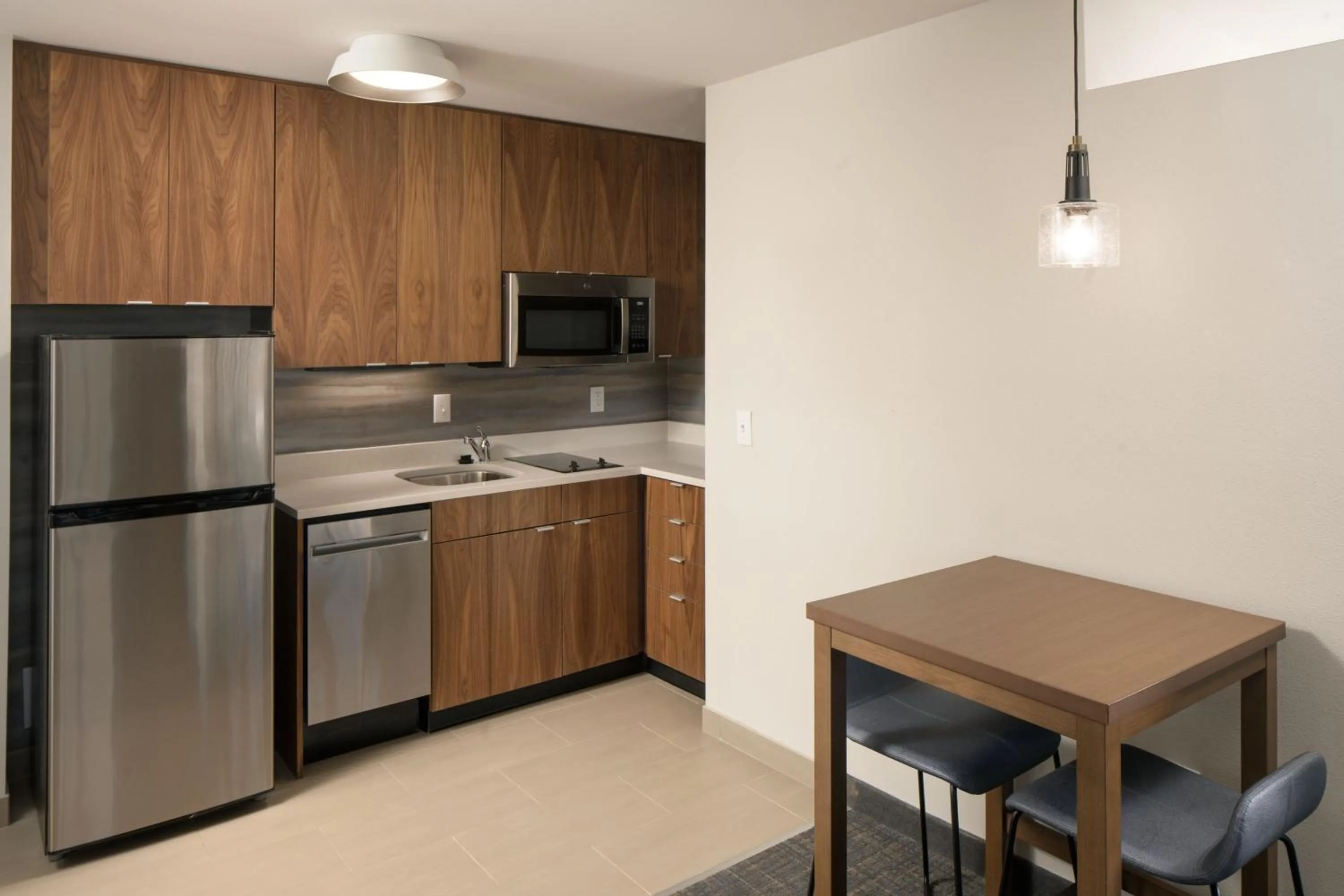 Kitchen or kitchenette in Residence Inn by Marriott Tampa Wesley Chapel
