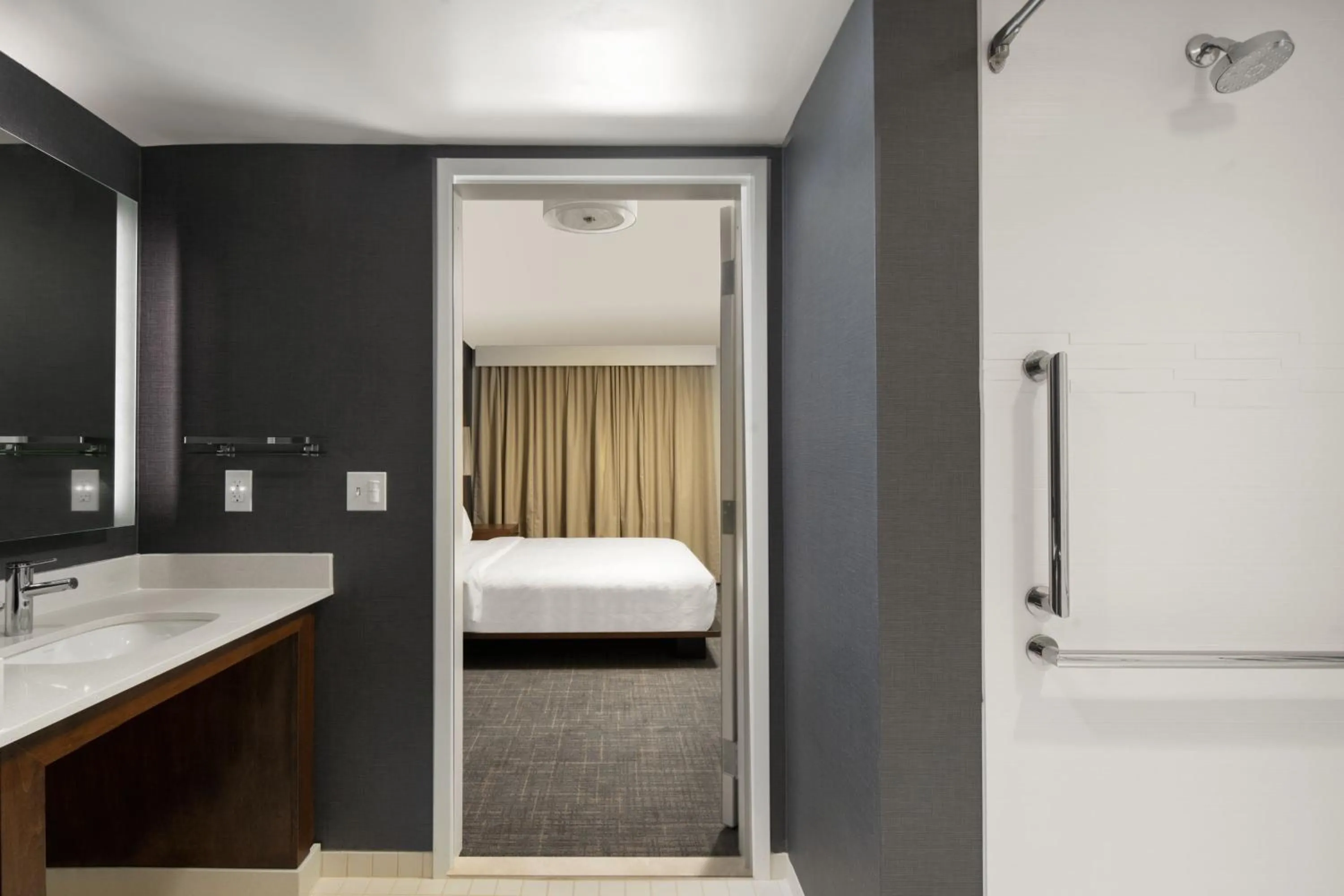 Bathroom, Bed in Residence Inn by Marriott Tampa Wesley Chapel