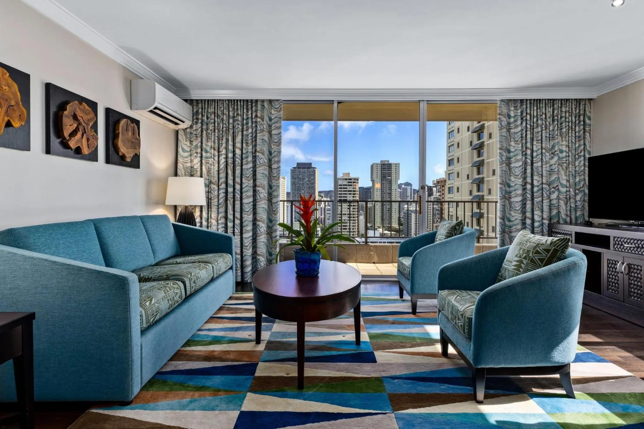 Living room in Wyndham Vacation Resorts Royal Garden at Waikiki