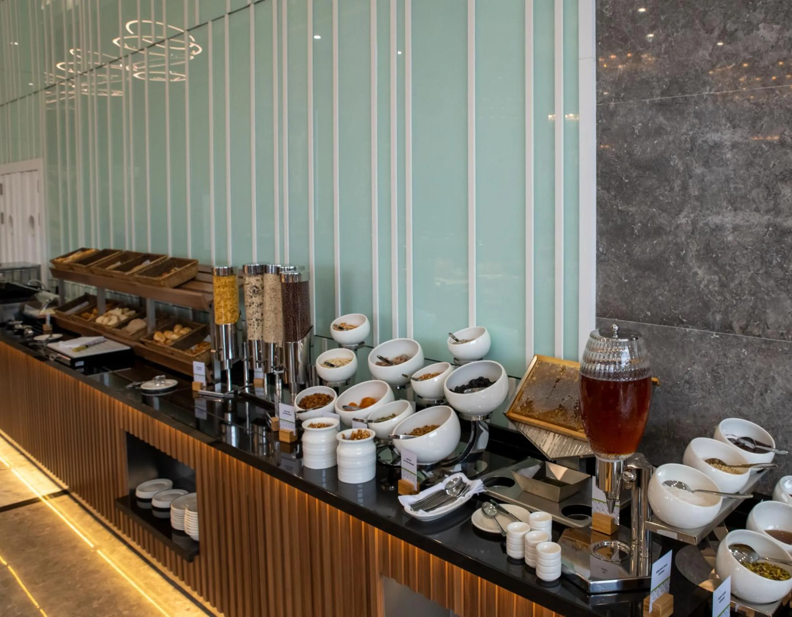 Restaurant/places to eat in DoubleTree by Hilton Manisa