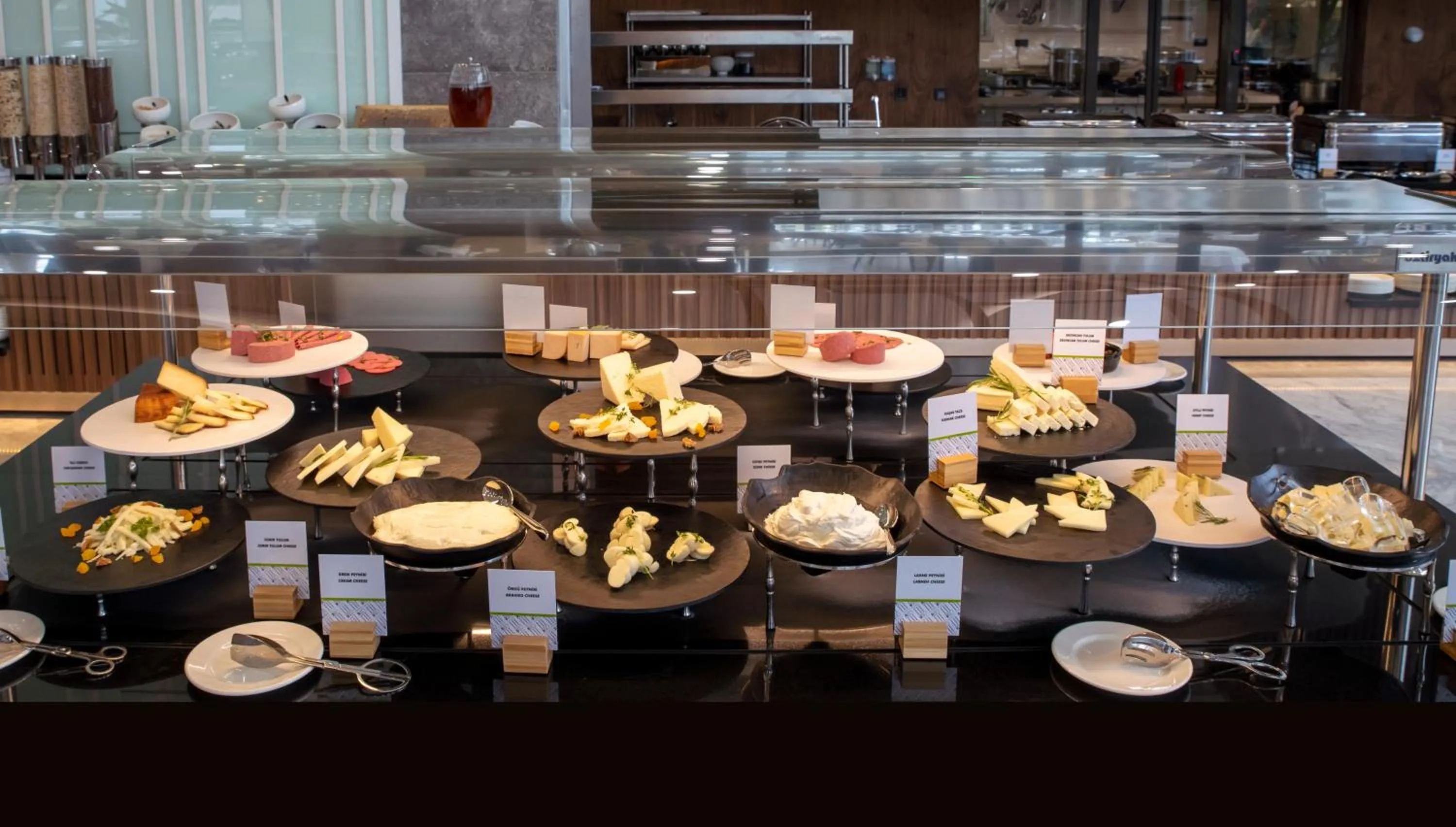 Restaurant/places to eat in DoubleTree by Hilton Manisa