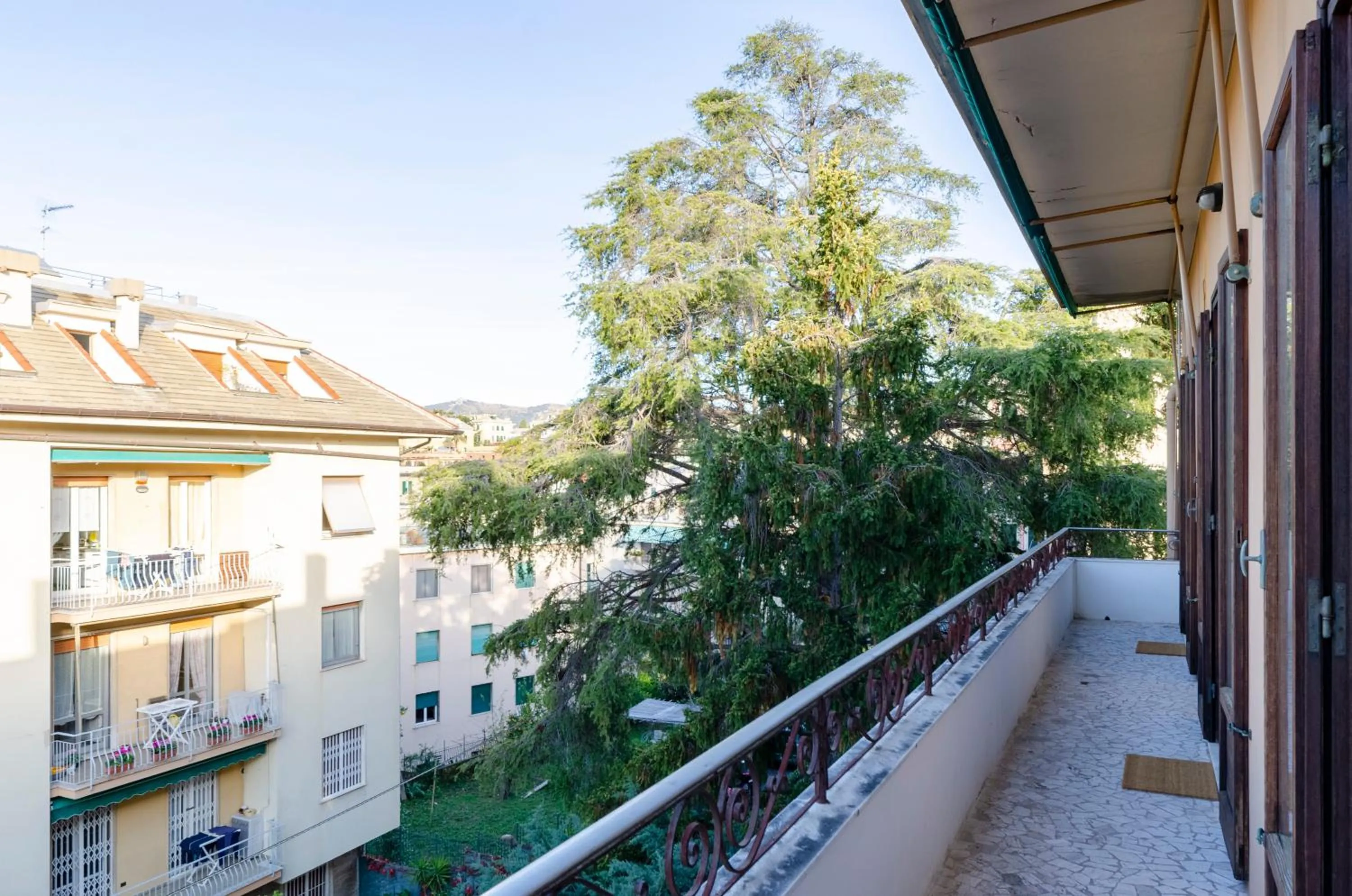 Balcony/Terrace in JOIVY Apt for 7 Perfect for Families close to Beaches