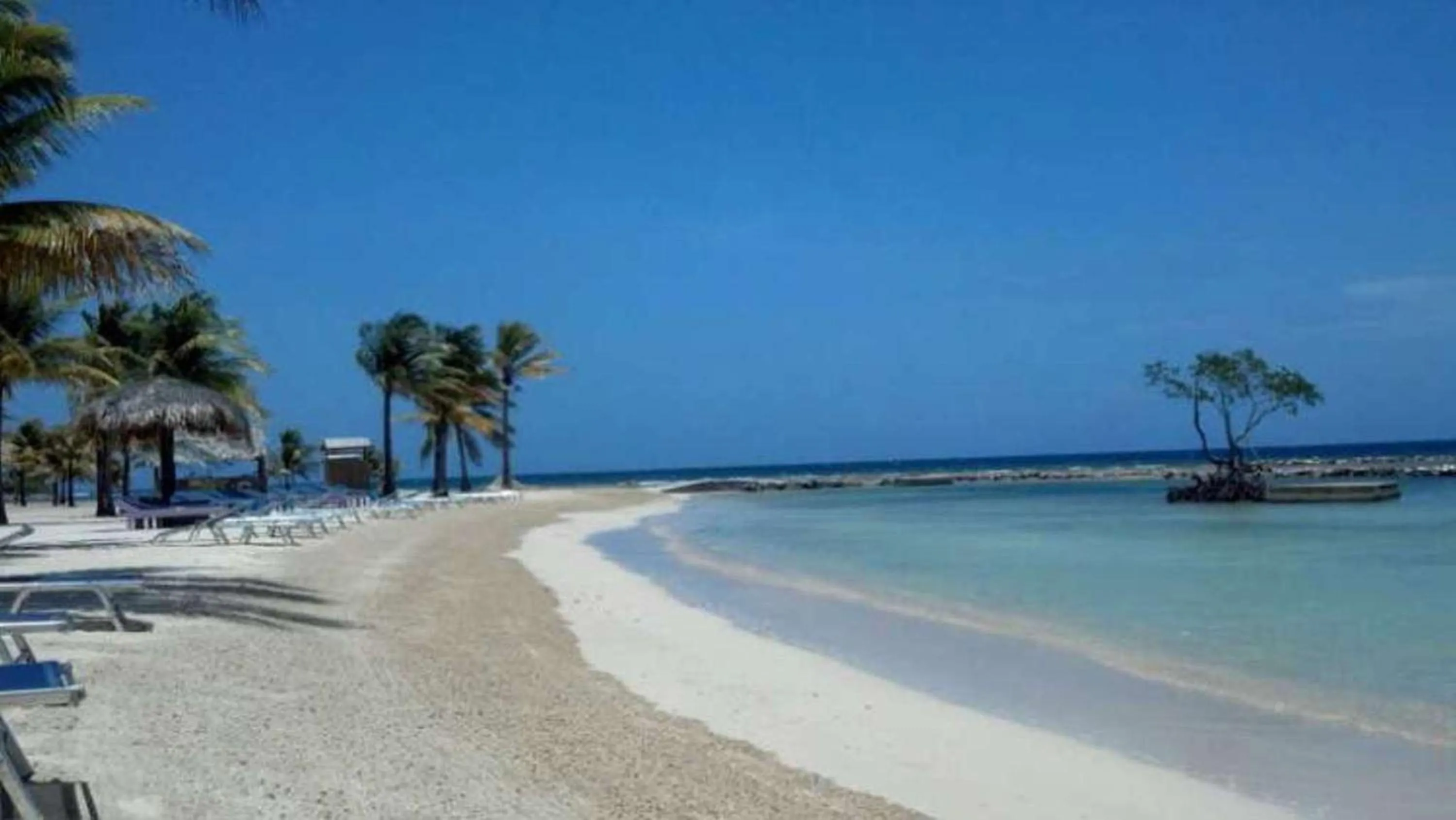 Day in Las Palmas Beach Hotel