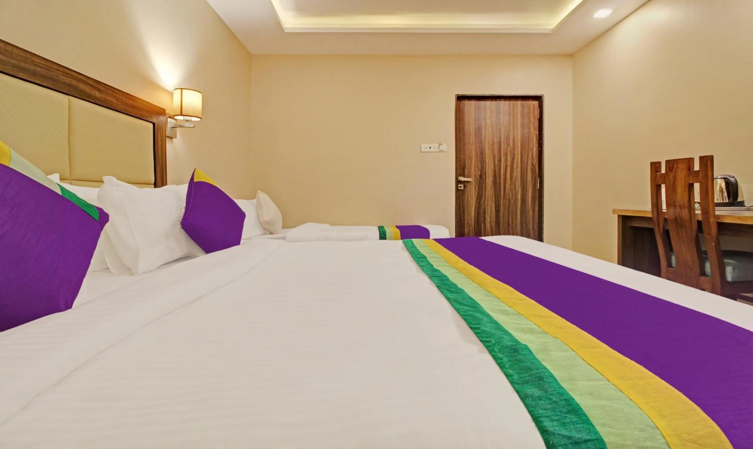 Bedroom, Bed in Treebo Suyogg Retreat