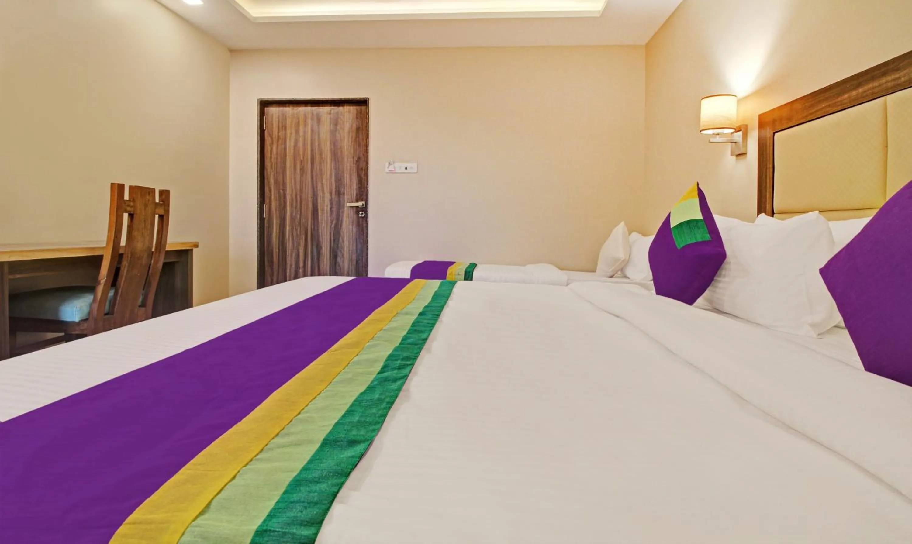 Bedroom, Bed in Treebo Suyogg Retreat