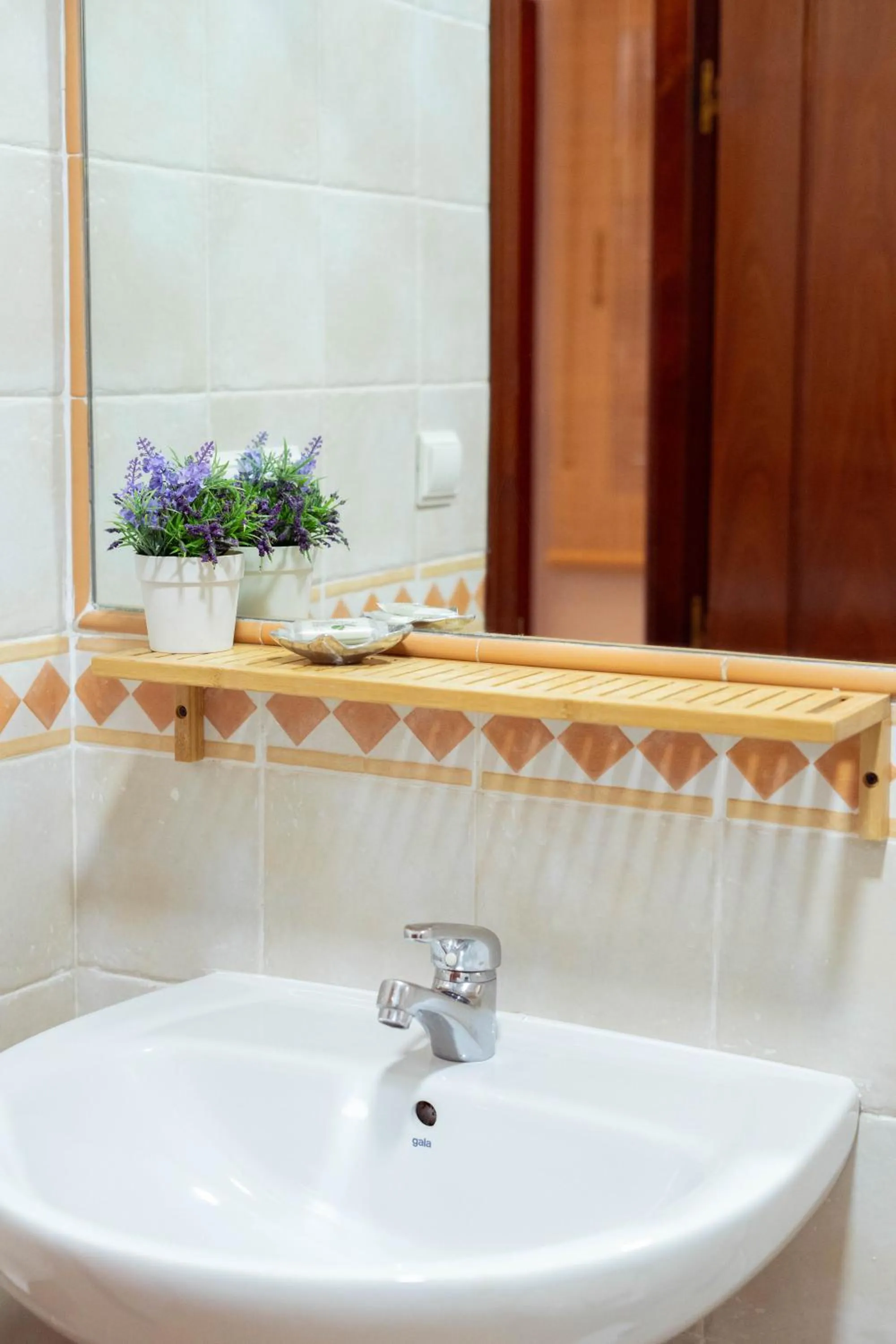 Bathroom in Apartamentos Granata