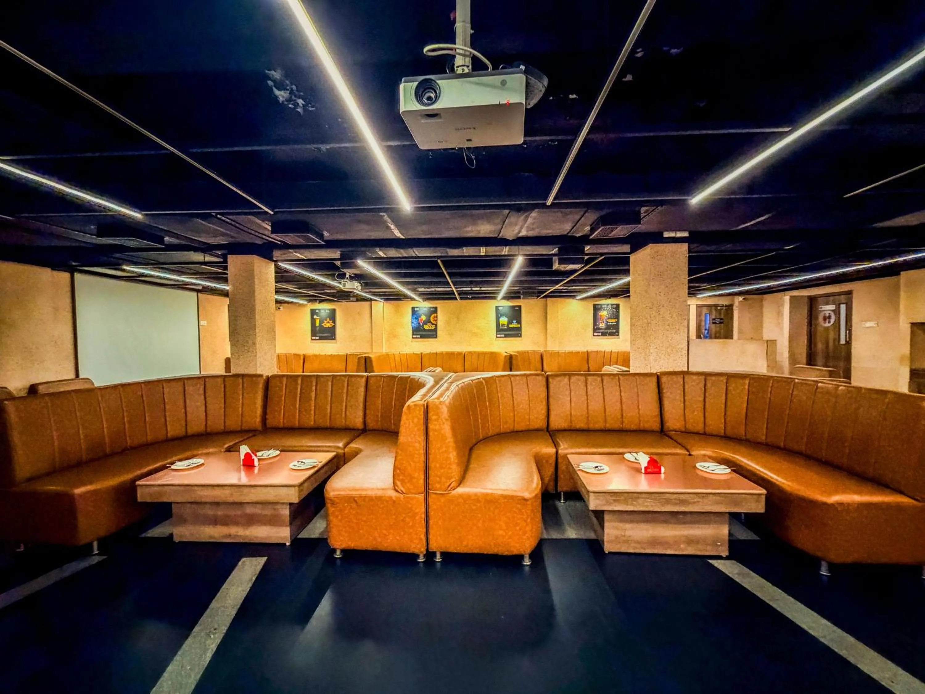 Lounge or bar in Zip By Spree Hotels Surabi International Vellore